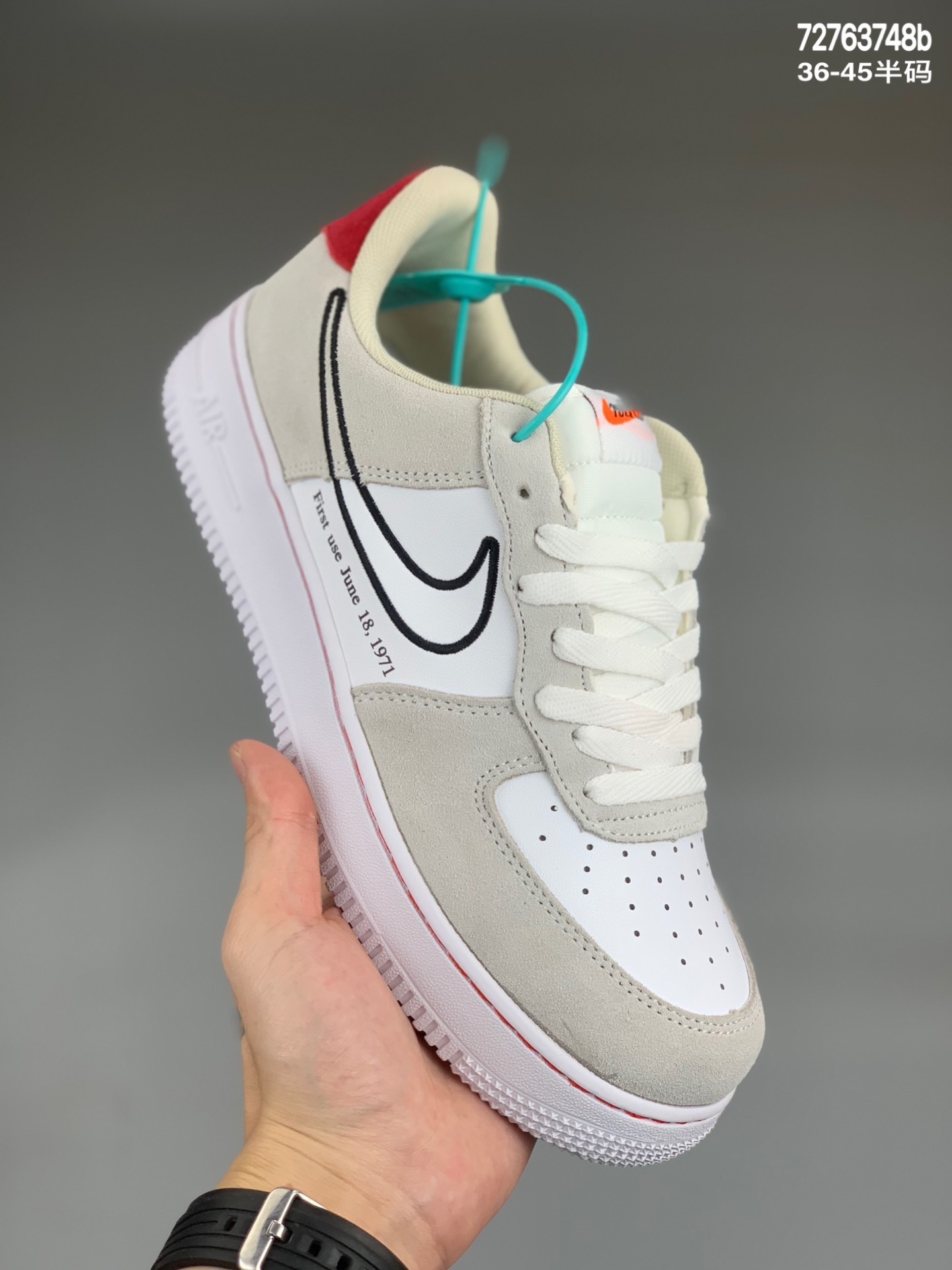 
耐克/NIKE AIR FORCE 1 07空军一号低帮百搭休闲运动板鞋柔软、弹性十足的缓震性能和出色的中底设计，横跨复古与现代的外型结合，造就出风靡全球三十多年的Force 1。货号：CT3228-701 尺码：36 36.5 37.5 38 38.5 39 40 40.5 41 42 42.5 43 44 45  03XHLT12 Size:36～45半 72763748b