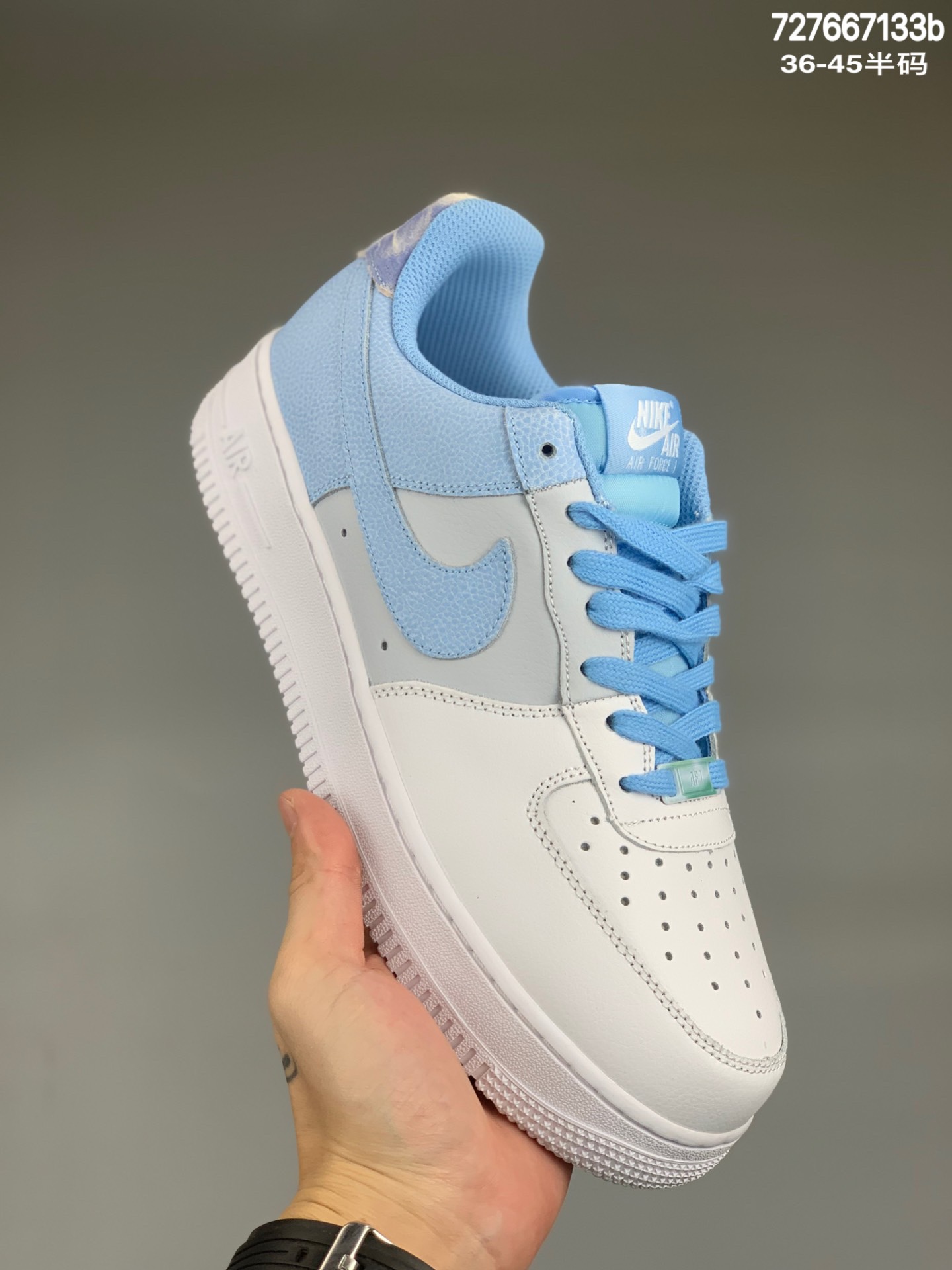  
耐克 Nike Air Force 1 ’07 LV8 蓝灰白拼接 空军一号低帮百搭休闲运动板鞋。柔软、弹性十足的缓震性能和出色的中底设计，横跨复古与现代的外型结合，造就出风靡全球三十多年的Force 1，直到今天还深受青睐。货号#CZ0337-400尺码：36-45（半码）编码：727667133b