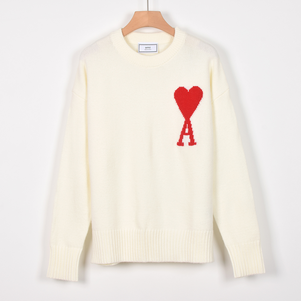 High-End Women’s Clothing: Wool Knit Twilight Collar Pack with Classic Oversize Design