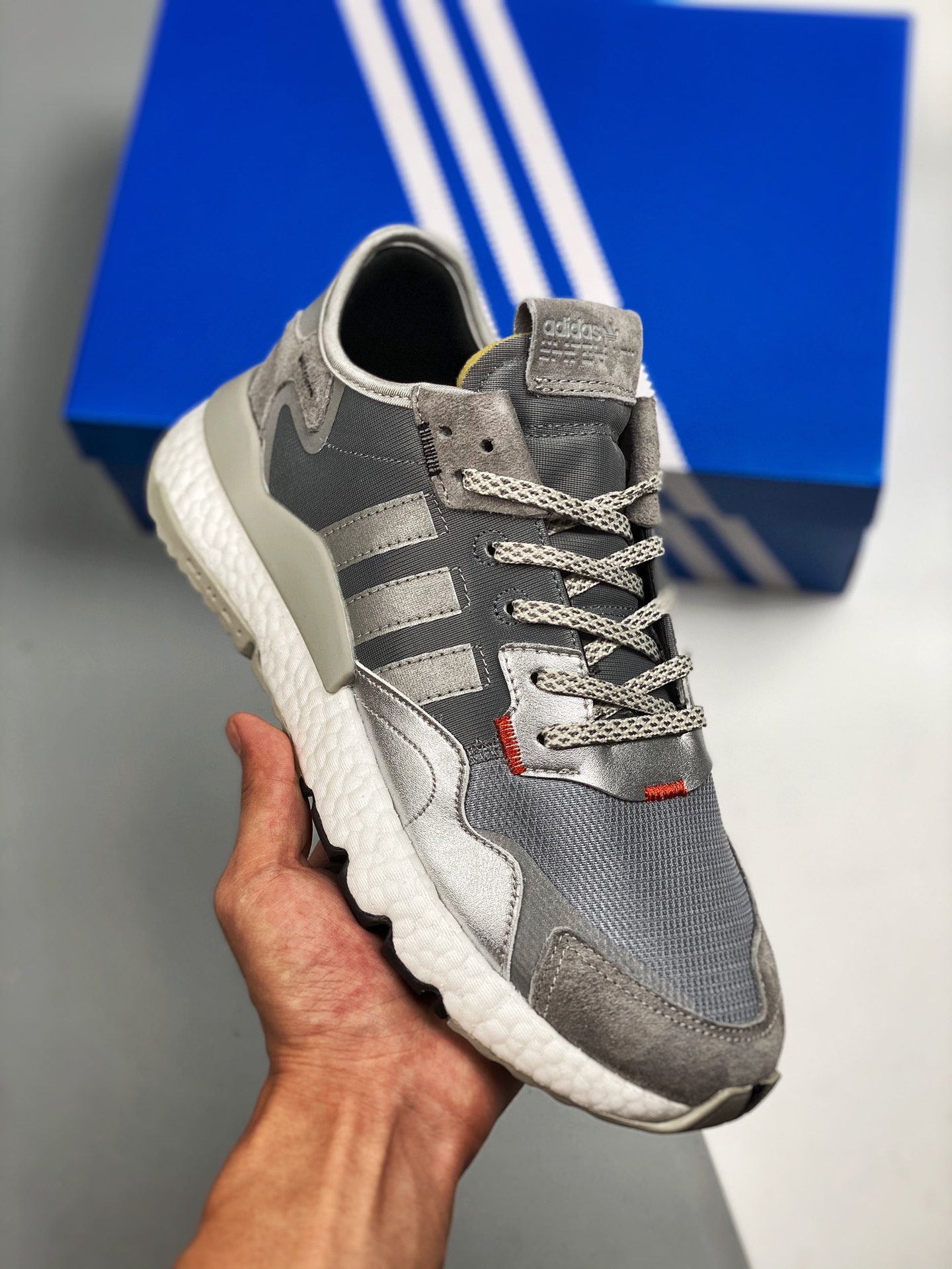 Apoyo a la tienda 2 AD Nite Jogger Boost plata gris, trébol, colaboración Night Walker, número de artículo: FV8571, zap…