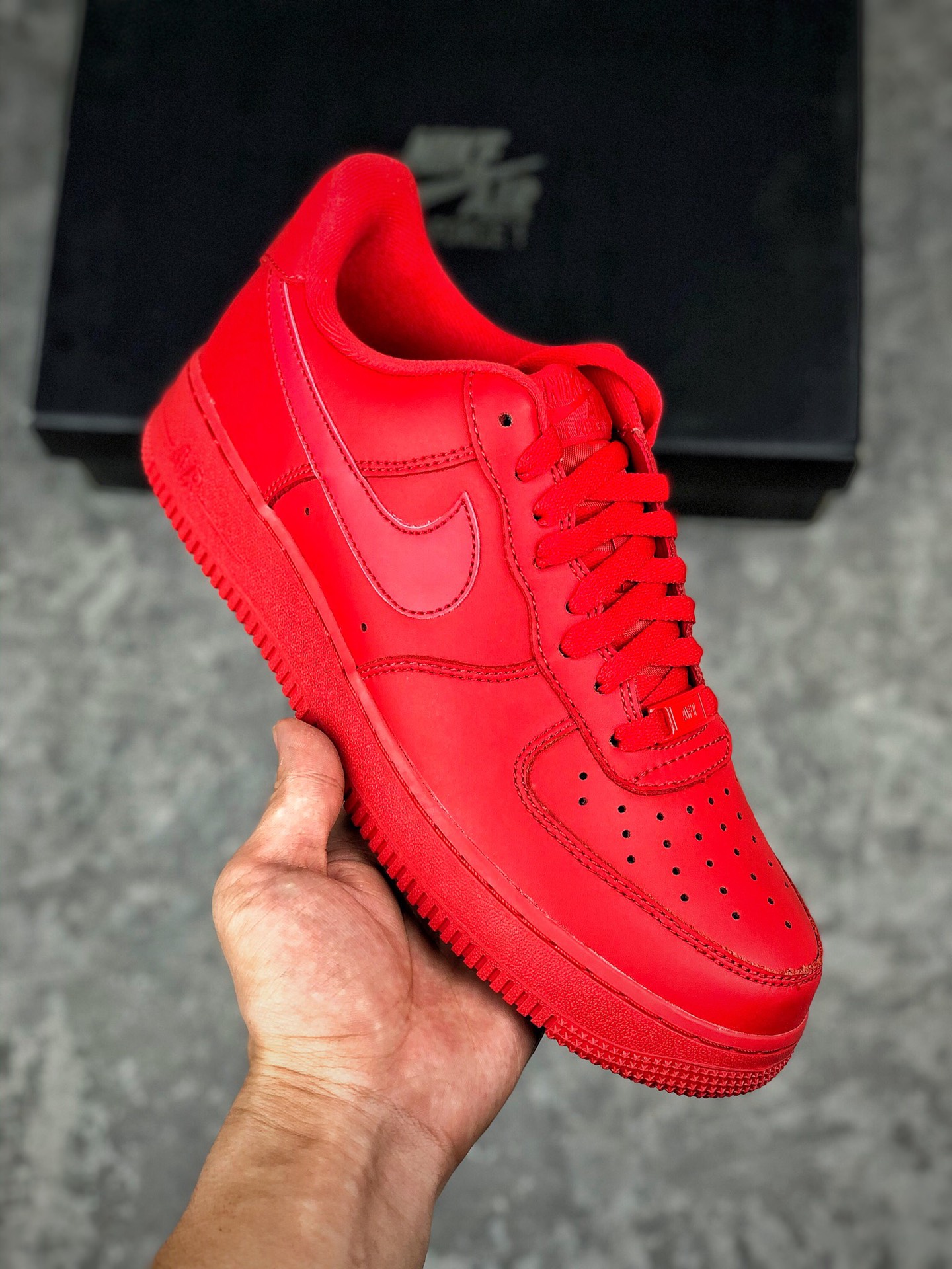 福利特价
 支持放店
Nk Air Force 1’07 Low 空军一号低帮休闲板鞋 CW6999-600
尺码：36 36.5 37.5 38 38.5 39 40 40.5 41 42 42.5 43 44 44.5 45