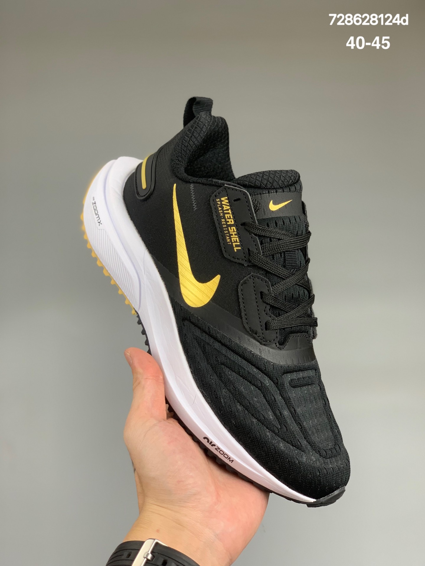 
耐克Nike Zoom STOCK 登月科技跑鞋这双全新造打的顶级跑鞋以 Nike ZoomX 搭配 Nike React 打出造超强组合缓震，再加上半透明缝无网眼的透气鞋面，上脚之后常非轻盈，脚感极为软弹，与搭载 ZoomX 的 4% 相比更适加合业余跑者和日穿常着，外观流线和型醒目的 Swoosh 颜不值俗 
货号：CU1855 100
尺码:40-45
编码:728628124d