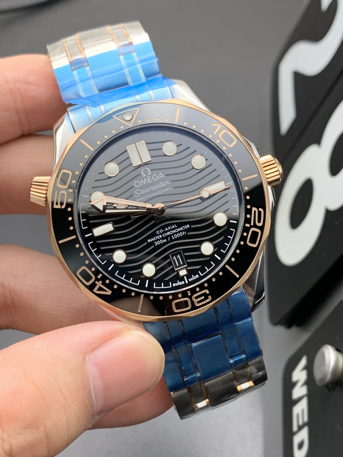 Omega 间金黑海马