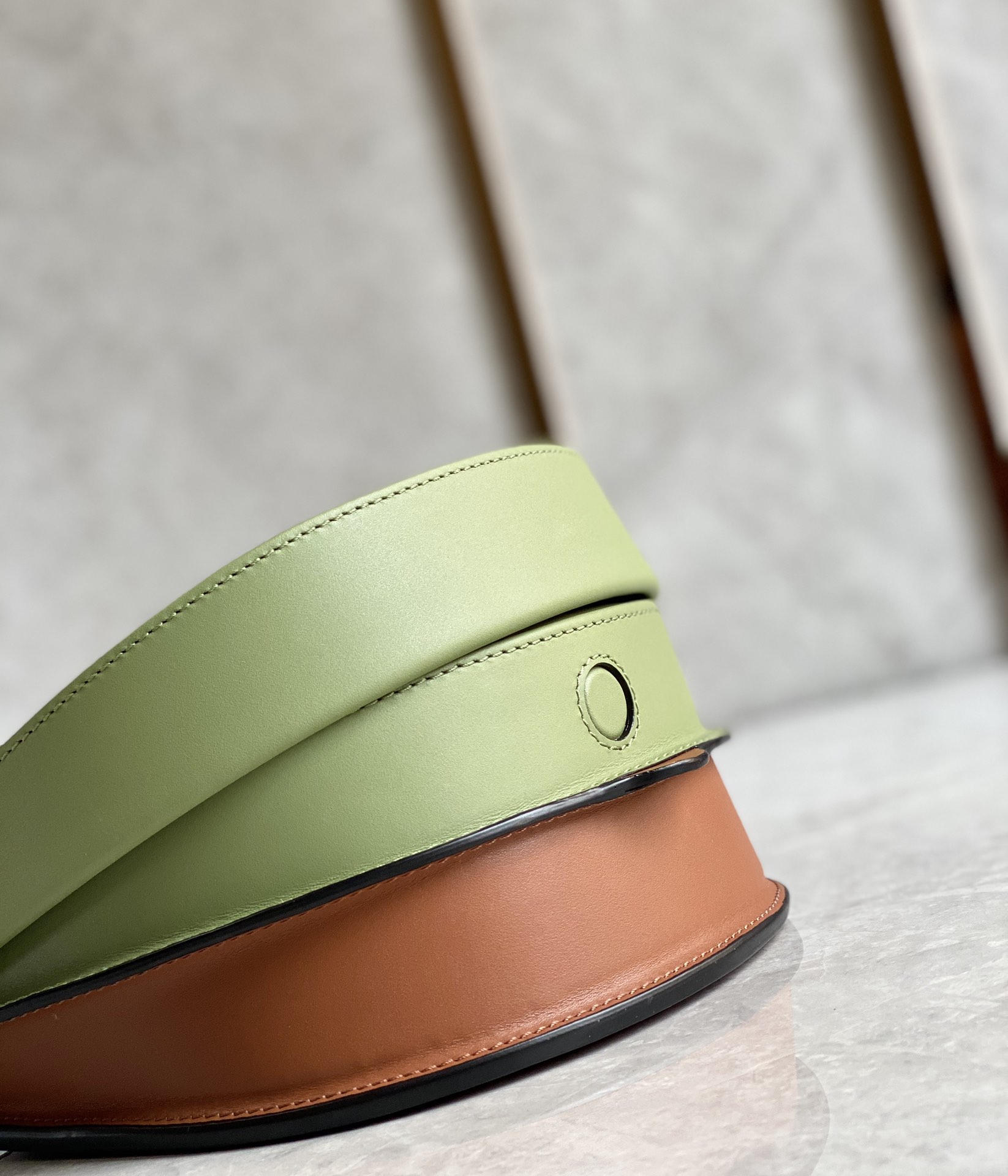 LOEWE罗意威 Heel duo系列单肩包 0508牛油果绿/棕