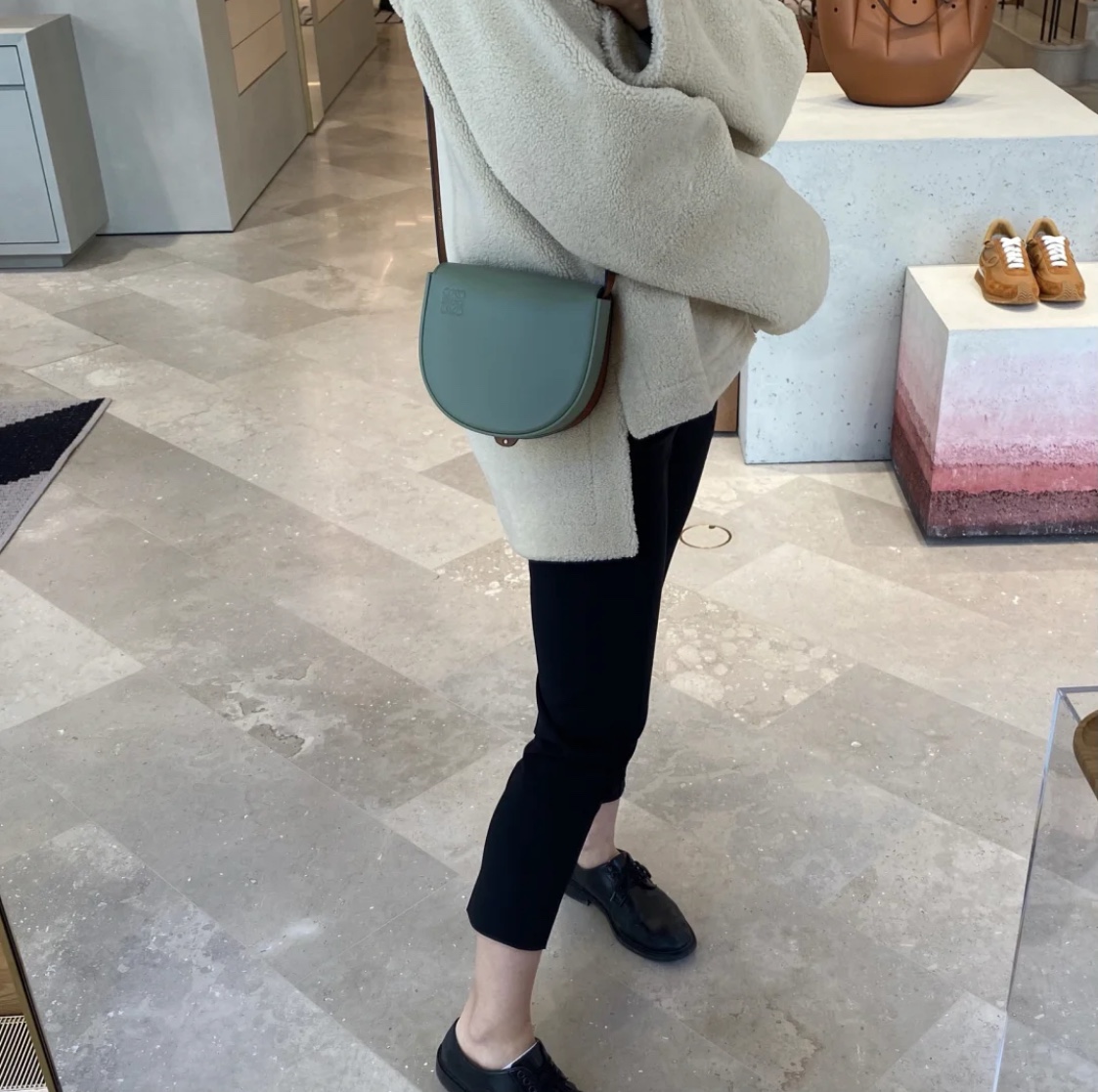 LOEWE罗意威 Heel duo系列单肩包 0508牛油果绿/棕