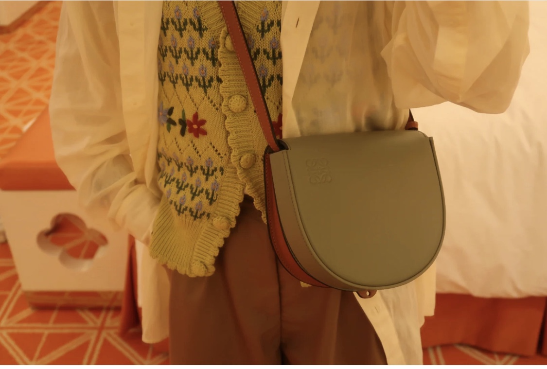 LOEWE罗意威 Heel duo系列单肩包 0508牛油果绿/棕