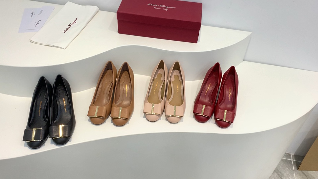 [Ferragamo Women