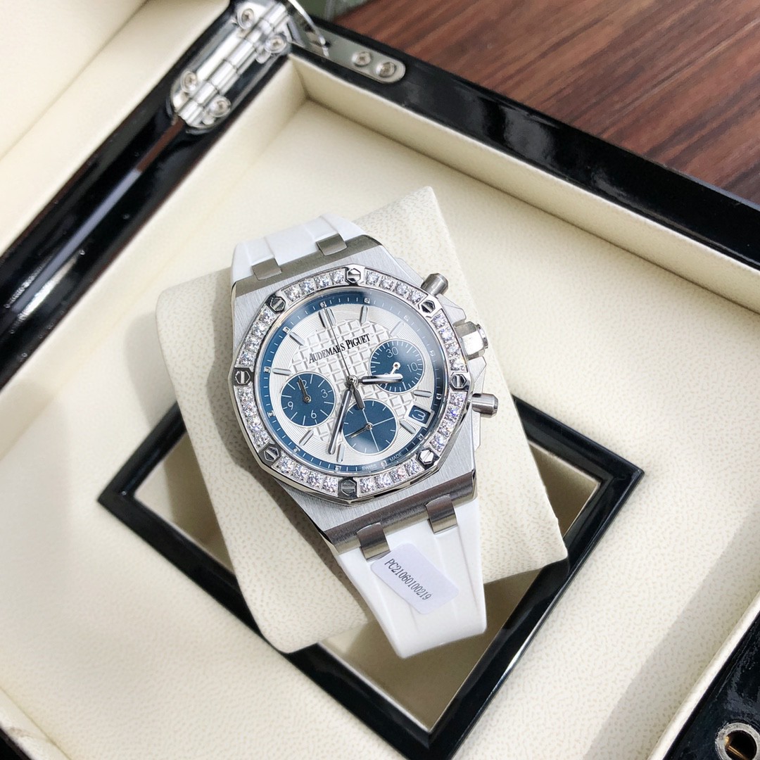 Audemars Piguet 最新皇家橡树离岸系列 当下最热门的爱彼女式腕表之一 A P-爱彼皇家橡树离岸型系列