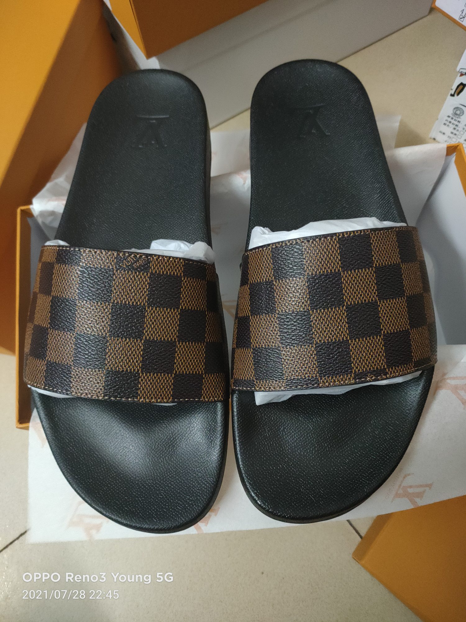 Personaliza la mejor réplica
 Louis Vuitton Zapatos Pantuflas Colección primavera Pantalones deportivos