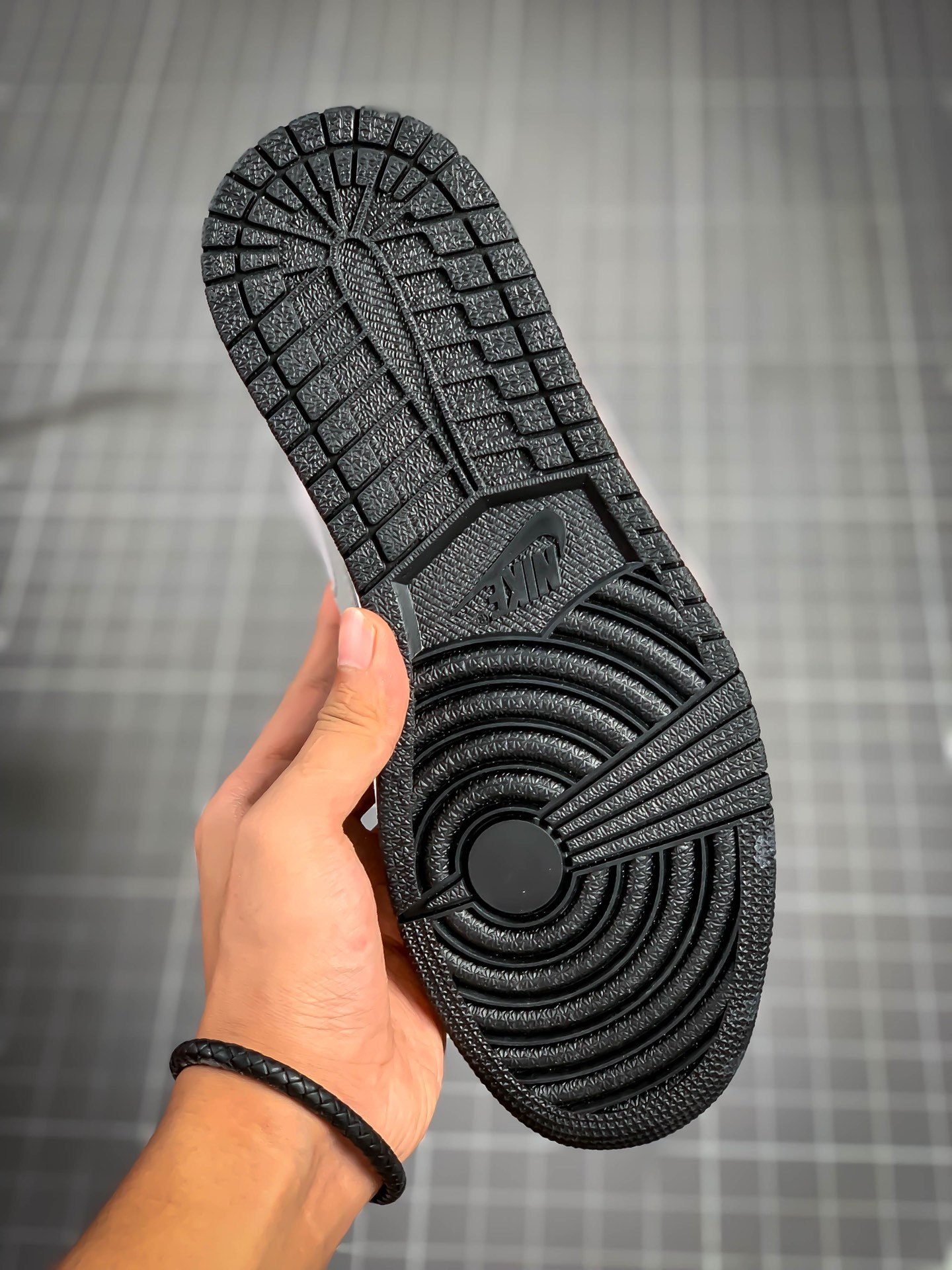 💰140真标💰200公司级💰240纯原版
Air Jordan 1 Low AJ1 （盗图无耻）
耐克 阿迪达斯 三叶草 椰子350 v2 sb dunk 古驰脏脏鞋 麦昆 匡威1970s 万斯 vans 范斯 新百伦 乔丹 air jordan asics亚瑟士 斯凯奇 斐乐 彪马 锐步 mlb fila 鬼冢虎 莆田鞋 板鞋 樱花粉 af1 高帮 纯白 复古 满天星 解构 鞋盾 小麦色 蓝粉 马卡龙 低帮 独角兽 鸳鸯 联名 童鞋 冰淇淋 骨白冰蓝 白蓝 黑色 小白鞋 电玩像素 黑白 涂鸦 镭射 雾霾 白色 diy 1970s 夜光 大童 泼墨 中帮 黑武士 洛克公园 魔术贴 情侣 经典 四钩 奶咖色 刮刮乐 白丝绸 白银 3m 反光 白绿夜光 白橙双钩 小雏菊 权志龙 白绿橙 off white 飞线 金钩 冰块 小银钩 笑脸 缝线 剪纸 纯黑 蓝丝绸 情人节限定 白金 蓝白 354 黑曜石 熊猫 像素 冰蓝 四小勾 水晶底 寿桃 洞洞鞋 彩虹像素 灰色 air force 1 黑色 拖鞋 aj4 aj35 aj11 篮球鞋 莆田 aj3 aj6 aj13 aj7 童鞋 儿童鞋 aj312 aj36 黑白奥利奥 传奇蓝 aj32 限量版 飞人拖鞋 康扣 熊猫 北卡蓝 low 白水泥 藤原浩 aj34郭艾伦 影子灰 蒂芙尼绿 aj10 倒钩 aj9 冰雪奇缘 黑曜石 aj31 aj270 球鞋 大魔王 冰激凌 樱木花道 热熔岩 迪奥联名 胭脂红 凉鞋 aj15 满天星 水泥灰 芝加哥 鸳鸯 aj28 情侣 aj28 樱花粉 电玩像素 北卡蓝 小迪奥 粉色 樱花粉 电玩像素 烟灰 变色龙 兵马俑 大巴黎 aj16 兔八哥 马卡龙 大学蓝 aj30 黑水泥 白蛇 叶绿素 火影 白水泥 情人节限定 粉蛇 黑红 球鞋gtcut kobe球鞋 zoom kobe 500黑武士 2022r nike星空 gt球鞋 zoom跑鞋 纽巴伦990 nikecourt女鞋 zoom aj1 nb827 斐乐hike nike青花瓷 aj镭射 科6 next跑鞋 宇航员2.0 小白鞋 男鞋 运动鞋 斯凯奇 斐乐 板鞋 aj 彪马 新百伦 亚瑟士 new balance adidas 阿迪达斯 篮球鞋 空军一号 纯白 跑步鞋 vision street wear puma 女运动休闲鞋 nb 情侣鞋 球鞋 dunk 美津浓 欧文7 运动鞋女款跑步鞋 休闲男鞋 aj1 拖鞋 耐克鞋男新款 鞋子 童鞋 男款 飞马 zoom 超级飞马 跑鞋 老爹鞋 air max 儿童鞋子 男士 飞马38 m2k 日落 黑白熊猫 女款 飞马39 男款 阿甘鞋 飞马37 夏季 dunk sb 华夫鞋 凉鞋 开拓者 夏款 毛毛虫 气垫 air zoom 休闲鞋 高帮 帆布鞋 sacai 2022 vapormax 赤足 飞马36 af1 紫葡萄 树莓紫 winflo8 court女鞋 网鞋 zoom 破二 dc0774 拖鞋 superfly 子弹头 dunk黑白熊猫 blazer max270 欧文7 小童鞋 阿尔法 欧文8 登月 星空 莆田 黑武士 airmax97 贝壳头 三叶草 boost forum 椰子鞋 yeezy neo 暗夜精灵 金标 椰子 350 v2 ultraboost 清风 阿尔法 涉水鞋 ub21 ub22 forum84 ub nmd 爆米花 pro2 cut supernova x9000 椰子500 小椰子 forum low 史密斯 椰子700 樱花系列女鞋 新百伦530 327 574 5740 满天星 992 550 990 303 nb2002ra 302 元祖灰 993 990v5 nb300 ms327 580 999 nb327新百伦 新百伦878 nb300 5740奶茶色 m5740nb5740 997 608 452 nbms327 992元祖灰 996 880 低帮 倒钩 aj1 low 北卡蓝 黑曜石 倒钩藤原浩鞋 芝加哥 禁穿 小迪奥aj1 aj1大学蓝 樱花粉 烟灰 闪电倒钩 mid 影子灰 白丝绸 黑红脚趾 黑红 马卡龙 小dior 蒂芙尼绿 黑脚趾 小摩卡 蜘蛛侠 兔八哥 莆田纯原 纯白 中帮 黑粉脚趾 鸳鸯 low摩卡棕 扣碎 倒钩低帮 小闪电 凯尔特人 芝加哥ow联名 灰白 红豆奶茶 叛逆 换底 扣碎篮板 摩卡棕 迪奥联名鞋 皇家蓝 低帮女鞋倒钩白棕 泡泡糖 黑粉脚趾 北卡蓝低帮 黑绿脚趾 影子灰 蒂芙尼绿 黑脚趾 浆果粉 扣碎篮板 鸳鸯 冰淇淋 白丝绸 激光蓝 offwhite联名 黑粉脚趾 蓝 水洗丹宁 情人节 午夜蓝 凯尔特人 泡泡糖 男鞋 女鞋 夏季 儿童 拖鞋 小众鞋 篮球鞋 凉鞋 运动鞋 跑步鞋 童鞋 板鞋 日落 足球鞋 小白鞋 跑鞋 老爹鞋 zoom 超级飞马 36 37 38 sb dunk 鞋子 新款 m2k air max 薄款 赤足5.0 星空 登月 vapormax 超轻 网鞋 气垫鞋 阿甘鞋 休闲鞋 47 blazer 高帮 樱花粉 free vaporfly 情侣 子弹头 华夫鞋 欧文7 lebron18 joyride fly3 max270 杜兰特5 毛毛虫 黑武士 限量版 忍者 马拉松 winflo7 kyrie7 ep 莆田鞋 板鞋 樱花粉 af1 高帮 纯白 复古 满天星 解构 鞋盾 小麦色 蓝粉 马卡龙 低帮 独角兽 鸳鸯 联名 童鞋 冰淇淋 骨白冰蓝 白蓝 黑色 小白鞋 电玩像素 黑白 涂鸦 镭射 雾霾 白色 diy 夜光 大童 泼墨 中帮 黑武士 洛克公园 魔术贴 情侣 经典 四钩 奶咖色 刮刮乐 白丝绸 白银 3m 反光 白绿夜光 白橙双钩 小雏菊 权志龙 白绿橙 off white 飞线 金钩 冰块 小银钩 笑脸 缝线 剪纸 纯黑 蓝丝绸 情人节限定 白金 蓝白 354 黑曜石 熊猫 像素 冰蓝 四小勾 水晶底 寿桃 洞洞鞋 彩虹像素 灰色 air force 1 黑色 拖鞋 aj4 aj35 aj11 篮球鞋 莆田 aj3 aj6 aj13 aj7 童鞋 儿童鞋 aj312 aj36 黑白奥利奥 德训 aj32 限量版 飞人拖鞋 康扣 熊猫 北卡蓝 low 白水泥 藤原浩 aj34郭艾伦 影子灰 aj10 倒钩 aj9 冰雪奇缘 黑曜石 aj31 aj270 球鞋 samba gazelle