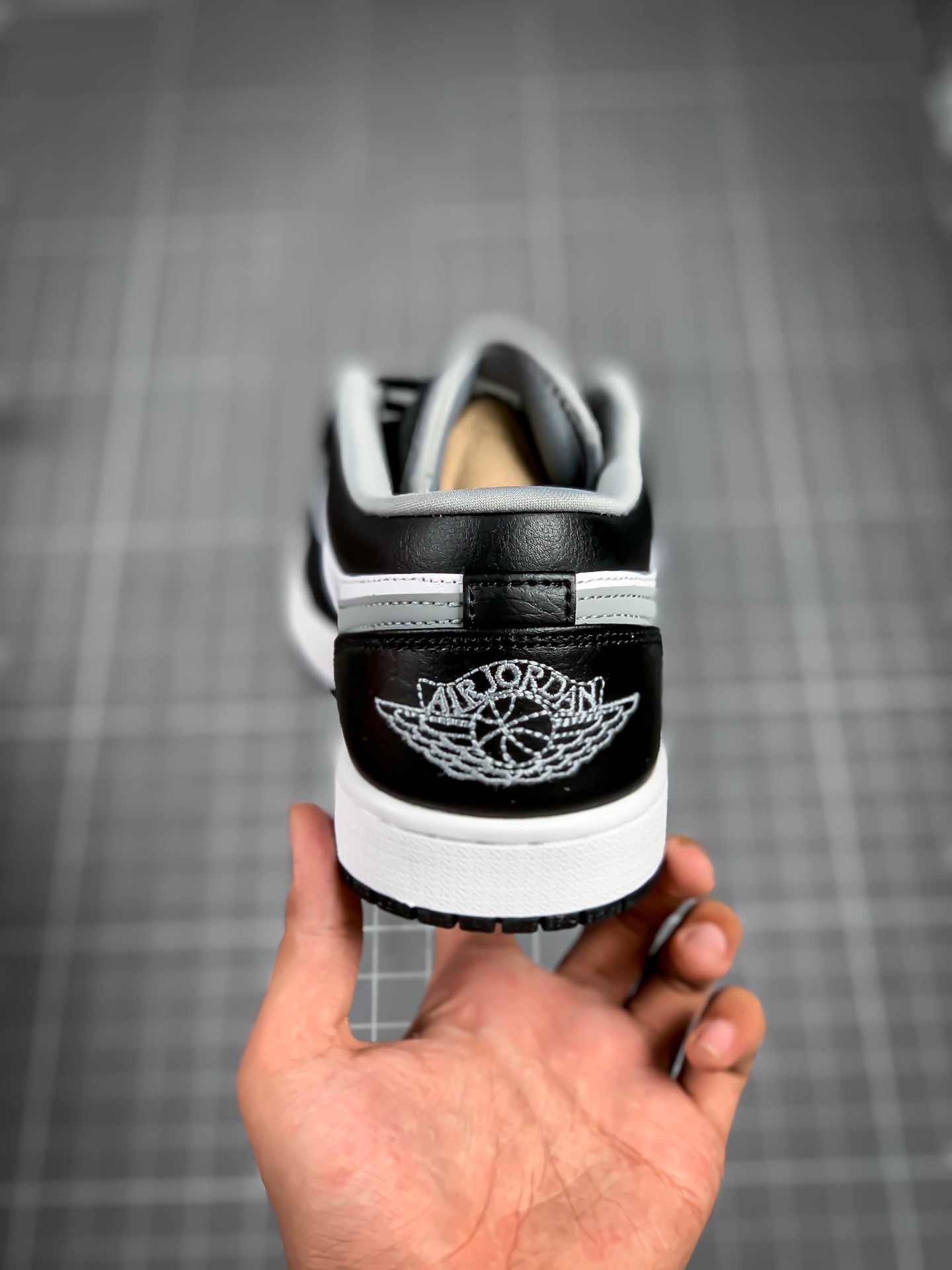 💰140真标💰200公司级💰240纯原版
Air Jordan 1 Low AJ1 （盗图无耻）
耐克 阿迪达斯 三叶草 椰子350 v2 sb dunk 古驰脏脏鞋 麦昆 匡威1970s 万斯 vans 范斯 新百伦 乔丹 air jordan asics亚瑟士 斯凯奇 斐乐 彪马 锐步 mlb fila 鬼冢虎 莆田鞋 板鞋 樱花粉 af1 高帮 纯白 复古 满天星 解构 鞋盾 小麦色 蓝粉 马卡龙 低帮 独角兽 鸳鸯 联名 童鞋 冰淇淋 骨白冰蓝 白蓝 黑色 小白鞋 电玩像素 黑白 涂鸦 镭射 雾霾 白色 diy 1970s 夜光 大童 泼墨 中帮 黑武士 洛克公园 魔术贴 情侣 经典 四钩 奶咖色 刮刮乐 白丝绸 白银 3m 反光 白绿夜光 白橙双钩 小雏菊 权志龙 白绿橙 off white 飞线 金钩 冰块 小银钩 笑脸 缝线 剪纸 纯黑 蓝丝绸 情人节限定 白金 蓝白 354 黑曜石 熊猫 像素 冰蓝 四小勾 水晶底 寿桃 洞洞鞋 彩虹像素 灰色 air force 1 黑色 拖鞋 aj4 aj35 aj11 篮球鞋 莆田 aj3 aj6 aj13 aj7 童鞋 儿童鞋 aj312 aj36 黑白奥利奥 传奇蓝 aj32 限量版 飞人拖鞋 康扣 熊猫 北卡蓝 low 白水泥 藤原浩 aj34郭艾伦 影子灰 蒂芙尼绿 aj10 倒钩 aj9 冰雪奇缘 黑曜石 aj31 aj270 球鞋 大魔王 冰激凌 樱木花道 热熔岩 迪奥联名 胭脂红 凉鞋 aj15 满天星 水泥灰 芝加哥 鸳鸯 aj28 情侣 aj28 樱花粉 电玩像素 北卡蓝 小迪奥 粉色 樱花粉 电玩像素 烟灰 变色龙 兵马俑 大巴黎 aj16 兔八哥 马卡龙 大学蓝 aj30 黑水泥 白蛇 叶绿素 火影 白水泥 情人节限定 粉蛇 黑红 球鞋gtcut kobe球鞋 zoom kobe 500黑武士 2022r nike星空 gt球鞋 zoom跑鞋 纽巴伦990 nikecourt女鞋 zoom aj1 nb827 斐乐hike nike青花瓷 aj镭射 科6 next跑鞋 宇航员2.0 小白鞋 男鞋 运动鞋 斯凯奇 斐乐 板鞋 aj 彪马 新百伦 亚瑟士 new balance adidas 阿迪达斯 篮球鞋 空军一号 纯白 跑步鞋 vision street wear puma 女运动休闲鞋 nb 情侣鞋 球鞋 dunk 美津浓 欧文7 运动鞋女款跑步鞋 休闲男鞋 aj1 拖鞋 耐克鞋男新款 鞋子 童鞋 男款 飞马 zoom 超级飞马 跑鞋 老爹鞋 air max 儿童鞋子 男士 飞马38 m2k 日落 黑白熊猫 女款 飞马39 男款 阿甘鞋 飞马37 夏季 dunk sb 华夫鞋 凉鞋 开拓者 夏款 毛毛虫 气垫 air zoom 休闲鞋 高帮 帆布鞋 sacai 2022 vapormax 赤足 飞马36 af1 紫葡萄 树莓紫 winflo8 court女鞋 网鞋 zoom 破二 dc0774 拖鞋 superfly 子弹头 dunk黑白熊猫 blazer max270 欧文7 小童鞋 阿尔法 欧文8 登月 星空 莆田 黑武士 airmax97 贝壳头 三叶草 boost forum 椰子鞋 yeezy neo 暗夜精灵 金标 椰子 350 v2 ultraboost 清风 阿尔法 涉水鞋 ub21 ub22 forum84 ub nmd 爆米花 pro2 cut supernova x9000 椰子500 小椰子 forum low 史密斯 椰子700 樱花系列女鞋 新百伦530 327 574 5740 满天星 992 550 990 303 nb2002ra 302 元祖灰 993 990v5 nb300 ms327 580 999 nb327新百伦 新百伦878 nb300 5740奶茶色 m5740nb5740 997 608 452 nbms327 992元祖灰 996 880 低帮 倒钩 aj1 low 北卡蓝 黑曜石 倒钩藤原浩鞋 芝加哥 禁穿 小迪奥aj1 aj1大学蓝 樱花粉 烟灰 闪电倒钩 mid 影子灰 白丝绸 黑红脚趾 黑红 马卡龙 小dior 蒂芙尼绿 黑脚趾 小摩卡 蜘蛛侠 兔八哥 莆田纯原 纯白 中帮 黑粉脚趾 鸳鸯 low摩卡棕 扣碎 倒钩低帮 小闪电 凯尔特人 芝加哥ow联名 灰白 红豆奶茶 叛逆 换底 扣碎篮板 摩卡棕 迪奥联名鞋 皇家蓝 低帮女鞋倒钩白棕 泡泡糖 黑粉脚趾 北卡蓝低帮 黑绿脚趾 影子灰 蒂芙尼绿 黑脚趾 浆果粉 扣碎篮板 鸳鸯 冰淇淋 白丝绸 激光蓝 offwhite联名 黑粉脚趾 蓝 水洗丹宁 情人节 午夜蓝 凯尔特人 泡泡糖 男鞋 女鞋 夏季 儿童 拖鞋 小众鞋 篮球鞋 凉鞋 运动鞋 跑步鞋 童鞋 板鞋 日落 足球鞋 小白鞋 跑鞋 老爹鞋 zoom 超级飞马 36 37 38 sb dunk 鞋子 新款 m2k air max 薄款 赤足5.0 星空 登月 vapormax 超轻 网鞋 气垫鞋 阿甘鞋 休闲鞋 47 blazer 高帮 樱花粉 free vaporfly 情侣 子弹头 华夫鞋 欧文7 lebron18 joyride fly3 max270 杜兰特5 毛毛虫 黑武士 限量版 忍者 马拉松 winflo7 kyrie7 ep 莆田鞋 板鞋 樱花粉 af1 高帮 纯白 复古 满天星 解构 鞋盾 小麦色 蓝粉 马卡龙 低帮 独角兽 鸳鸯 联名 童鞋 冰淇淋 骨白冰蓝 白蓝 黑色 小白鞋 电玩像素 黑白 涂鸦 镭射 雾霾 白色 diy 夜光 大童 泼墨 中帮 黑武士 洛克公园 魔术贴 情侣 经典 四钩 奶咖色 刮刮乐 白丝绸 白银 3m 反光 白绿夜光 白橙双钩 小雏菊 权志龙 白绿橙 off white 飞线 金钩 冰块 小银钩 笑脸 缝线 剪纸 纯黑 蓝丝绸 情人节限定 白金 蓝白 354 黑曜石 熊猫 像素 冰蓝 四小勾 水晶底 寿桃 洞洞鞋 彩虹像素 灰色 air force 1 黑色 拖鞋 aj4 aj35 aj11 篮球鞋 莆田 aj3 aj6 aj13 aj7 童鞋 儿童鞋 aj312 aj36 黑白奥利奥 德训 aj32 限量版 飞人拖鞋 康扣 熊猫 北卡蓝 low 白水泥 藤原浩 aj34郭艾伦 影子灰 aj10 倒钩 aj9 冰雪奇缘 黑曜石 aj31 aj270 球鞋 samba gazelle