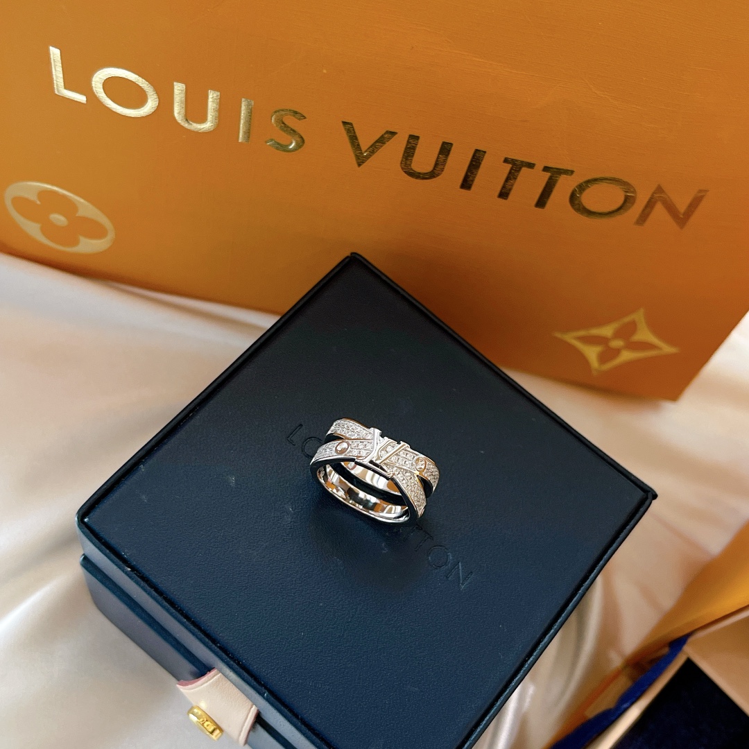 Louis Vuitton Jewelry Ring- Gold Platinum Set With Diamonds 925 Silver