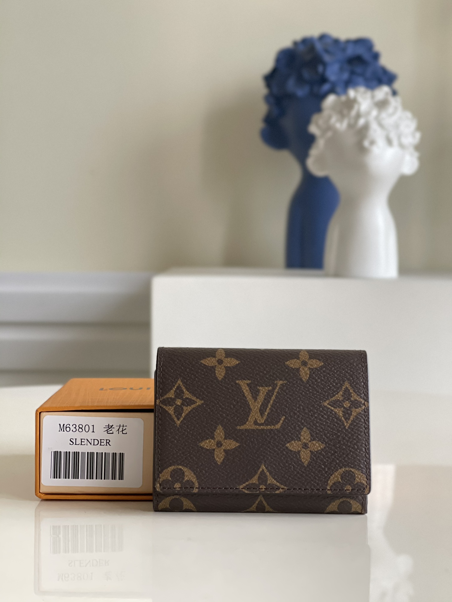 NO:397381,[Exclusive real photo of N63801 presbyterian] As a business card holder, it is really simple, elegant and fashionable in appearance, and the capacity is also very good. Business negotiations to get a business card give people a very professional and steady feeling!  With the development of the E-era era, cash and bank cards are brought less and less, and small wallets are becoming more and more popular!  As a small wallet, this one is invincible. Apart from putting some bank card and banknotes on your business card, it doesn’t take up space. It’s very convenient and practical to carry it with you on a daily basis!  The most popular classic model, with its charm and lasting success, and anyone who takes it will look good!  Size 10.8 x 8 x 1cm v.,LV【Original Leather】,louis vuitton19860909【独家实拍N63801老花】作为名片夹它真的,外形简约大气时尚,容量也是非常不错,商务洽谈掏名片出来给人很专业稳重的感觉！ 随着E时代的发展,现金和银行卡越带越少,小钱夹越发受青睐！这款作为小钱夹也是无敌了,除了名片放点银行卡纸币都完全不在话下的,小小一只不占空间,日常配包还是随身携带都很方便实用哦！ 最受欢迎的经典款,魅力力全开历久不衰,谁拿都好看！ 尺寸10.8 x 8 x 1cm v.,LV【原厂皮】,louis vuitton,Bag