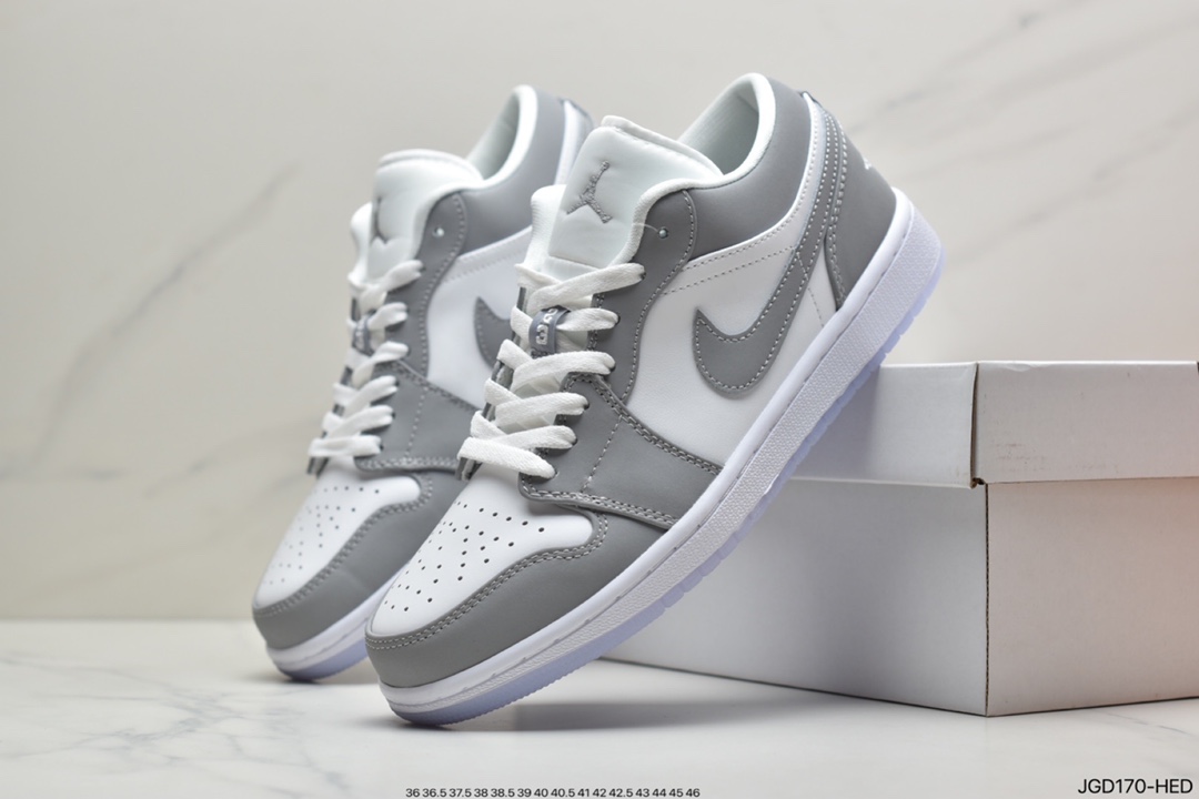 180 Nike Wmns Air Jordan 1 Low”Wmns Air Jordan 1 Low”White Wolf Grey”AJ1乔丹休闲运动篮球鞋“灰白烟灰雾霾小迪奥”DC0774-105
