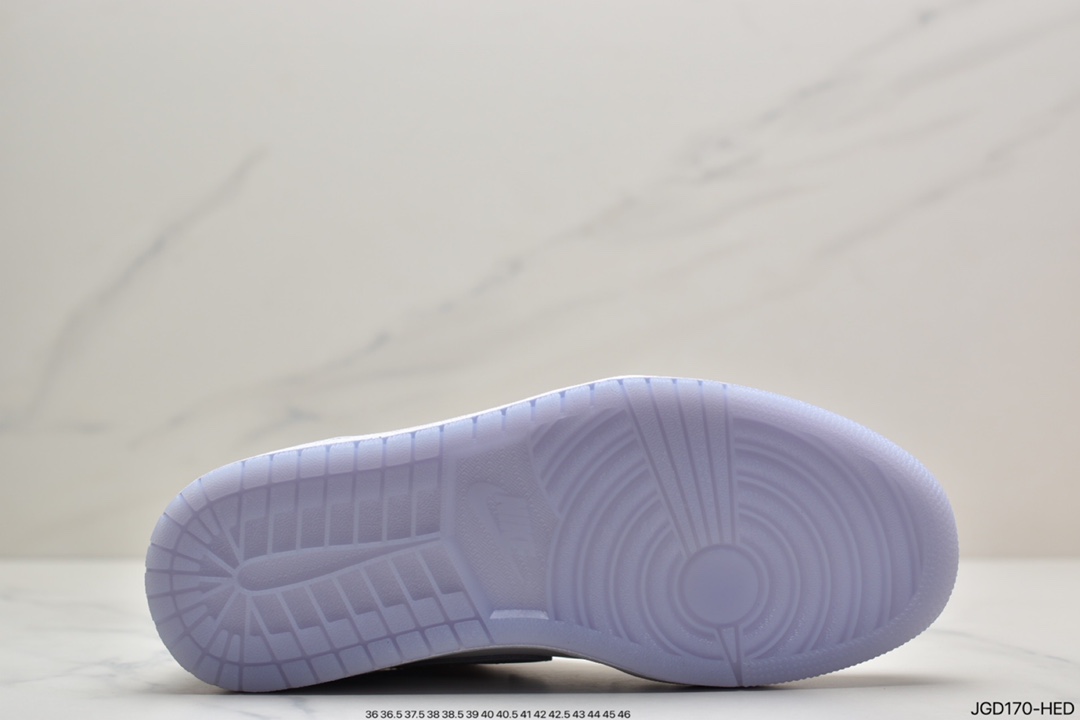 180 Nike Wmns Air Jordan 1 Low”Wmns Air Jordan 1 Low”White Wolf Grey”AJ1乔丹休闲运动篮球鞋“灰白烟灰雾霾小迪奥”DC0774-105