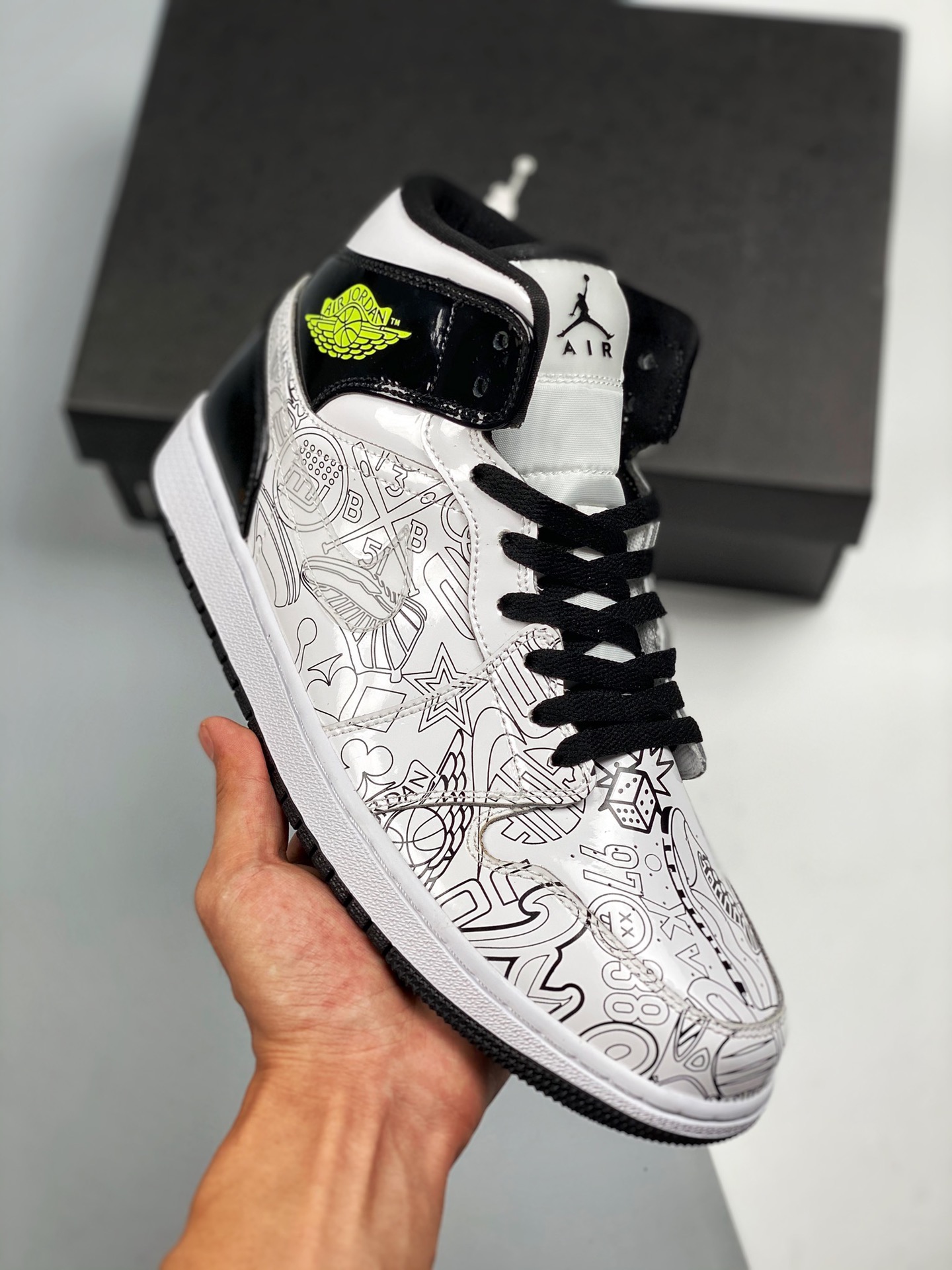 Apoyo en tienda 3 Air Jordan 1 Mid blanco y negro, graffiti, serie de caña media, nuevo lote, suela original con molde …