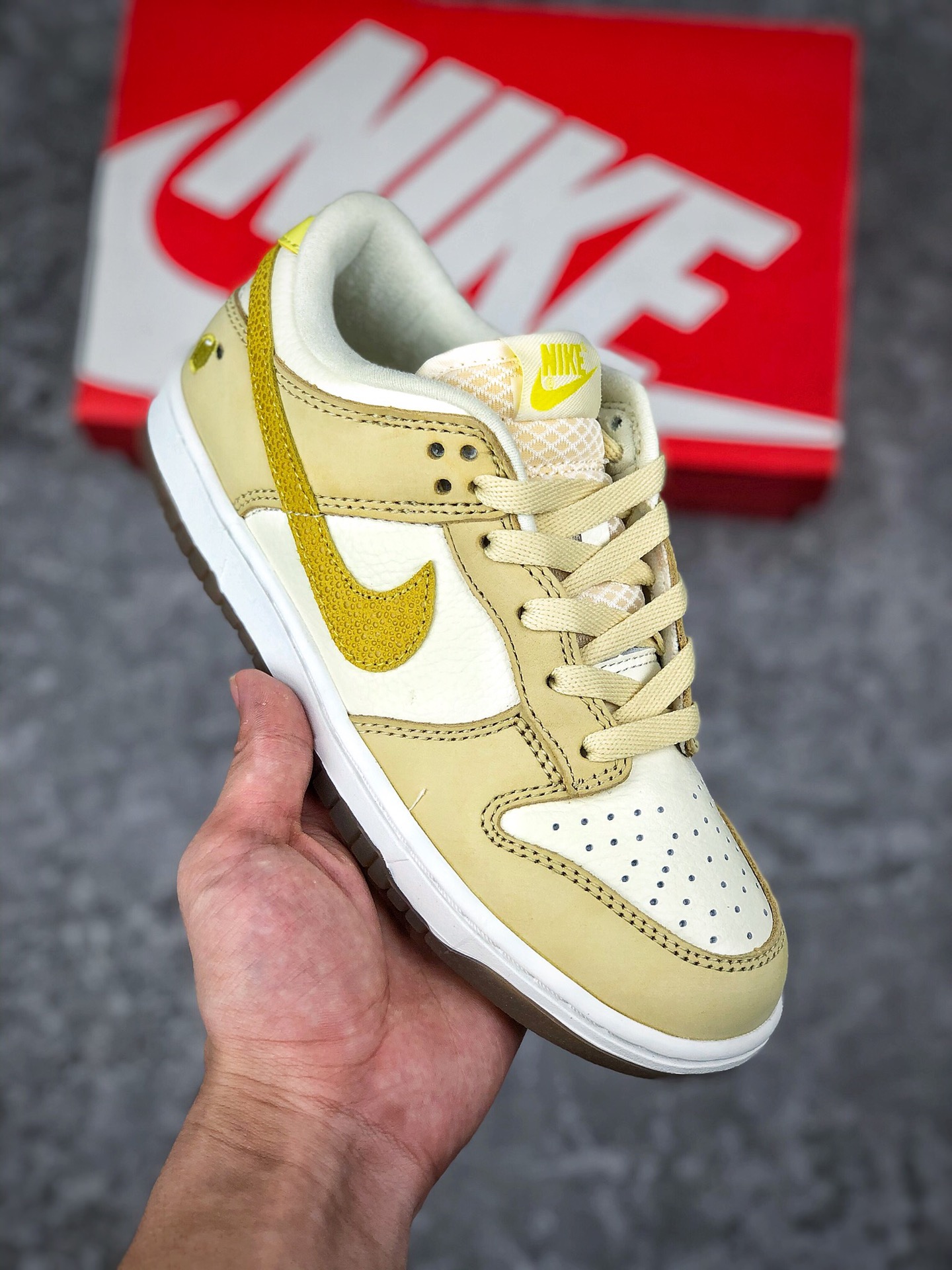  终端放货 
Nike SB Dunk Low 