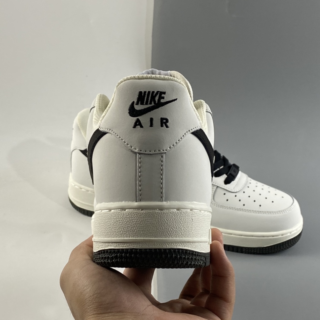 P220  NIKE Air Force 1 Low 空军一号低帮休闲板鞋 CL2026-113