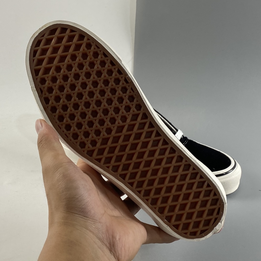 P140  VANS Old Skool 安纳海姆亮油版休闲滑板鞋 VN0A38G2PXC