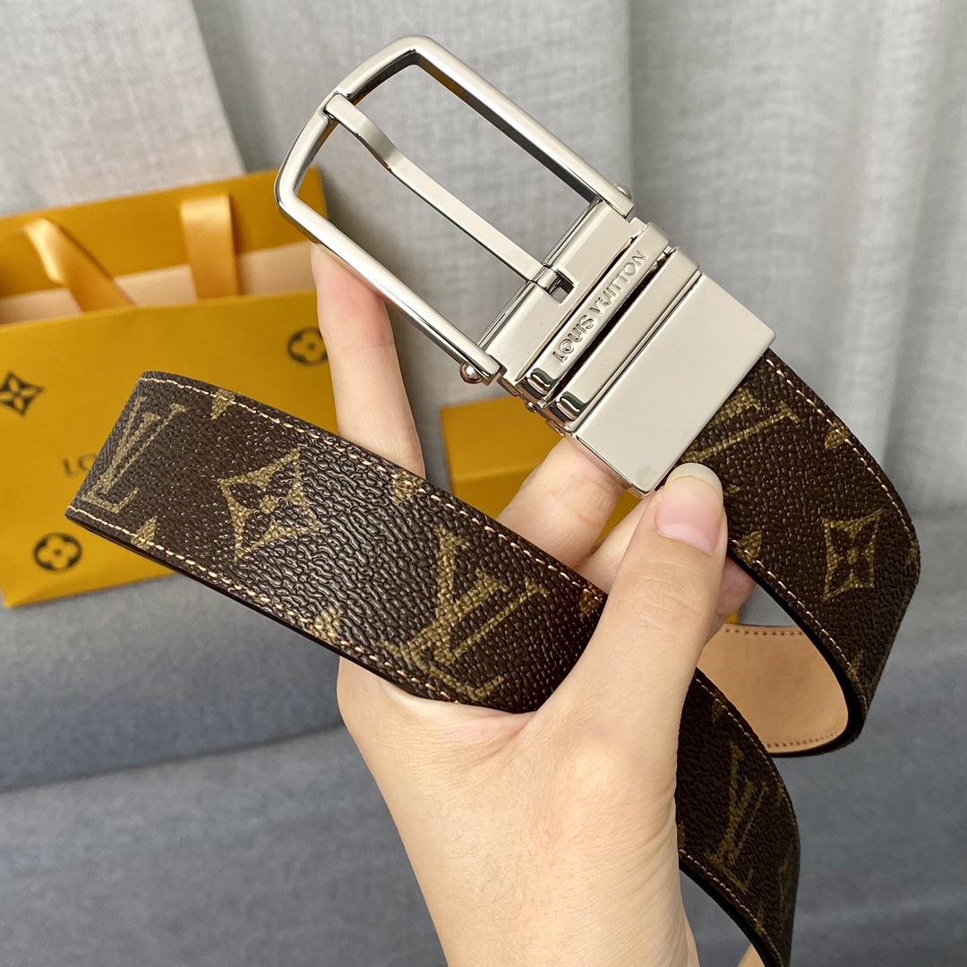 Louis Vuitton Designer
 Belts