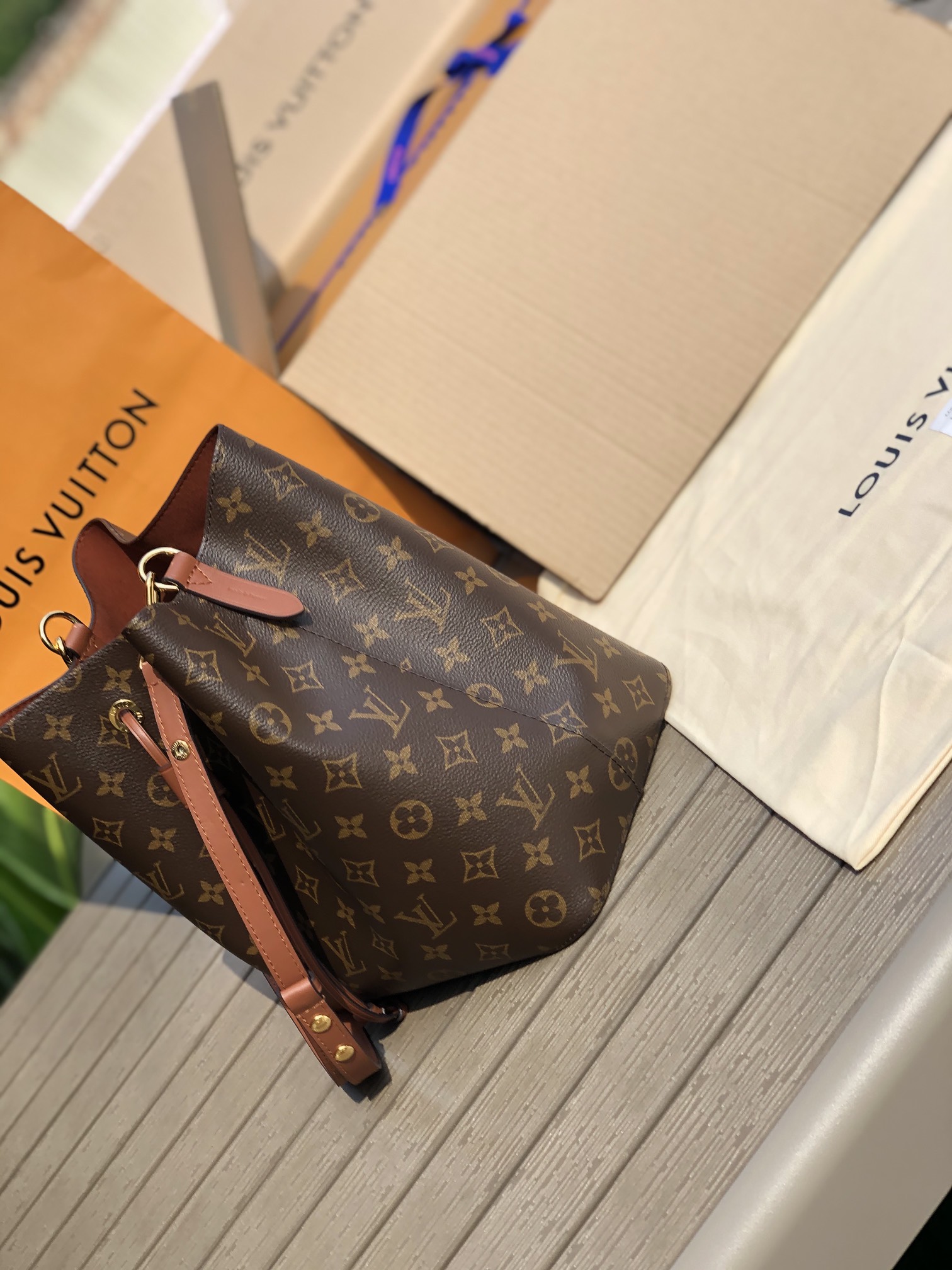 🌼 m44887焦糖色❗️尺寸：26×26×17.5cmLV海外渠道订单货！Gaston-Louis V