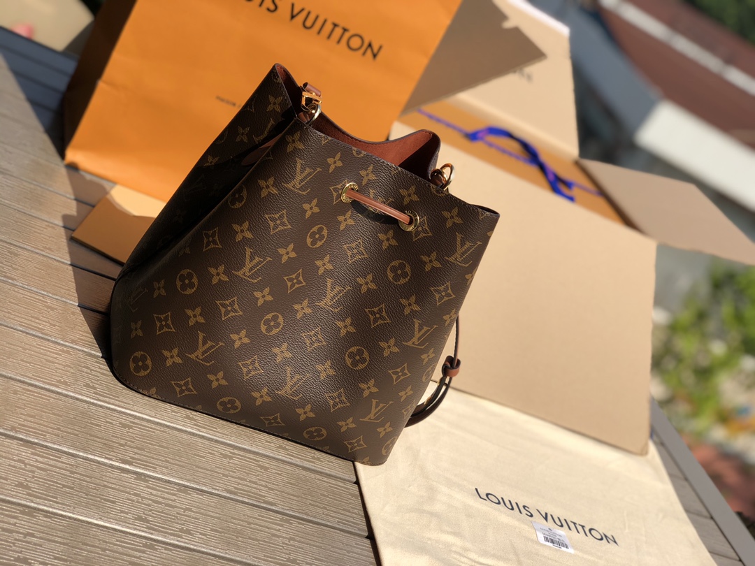 🌼 m44887焦糖色❗️尺寸：26×26×17.5cmLV海外渠道订单货！Gaston-Louis V