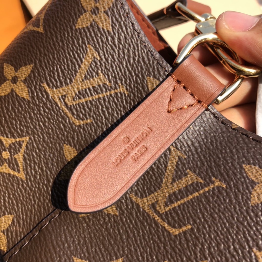 🌼 m44887焦糖色❗️尺寸：26×26×17.5cmLV海外渠道订单货！Gaston-Louis V