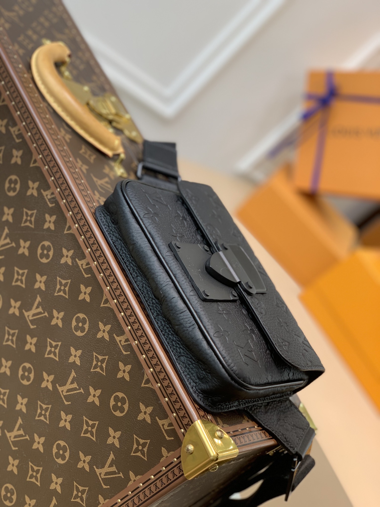 Shop Louis Vuitton DAMIER S Lock Sling Bag (M58487) by MilanSelect