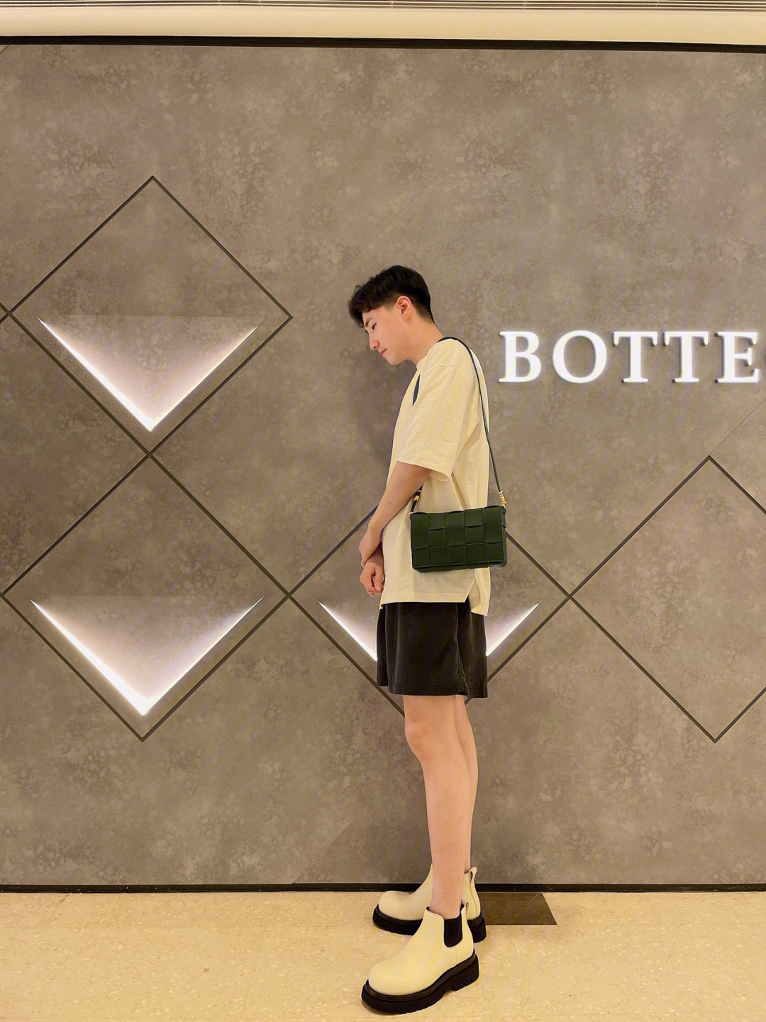 Bottega Veneta CASSETTE 23CM BAG 666870雨树绿