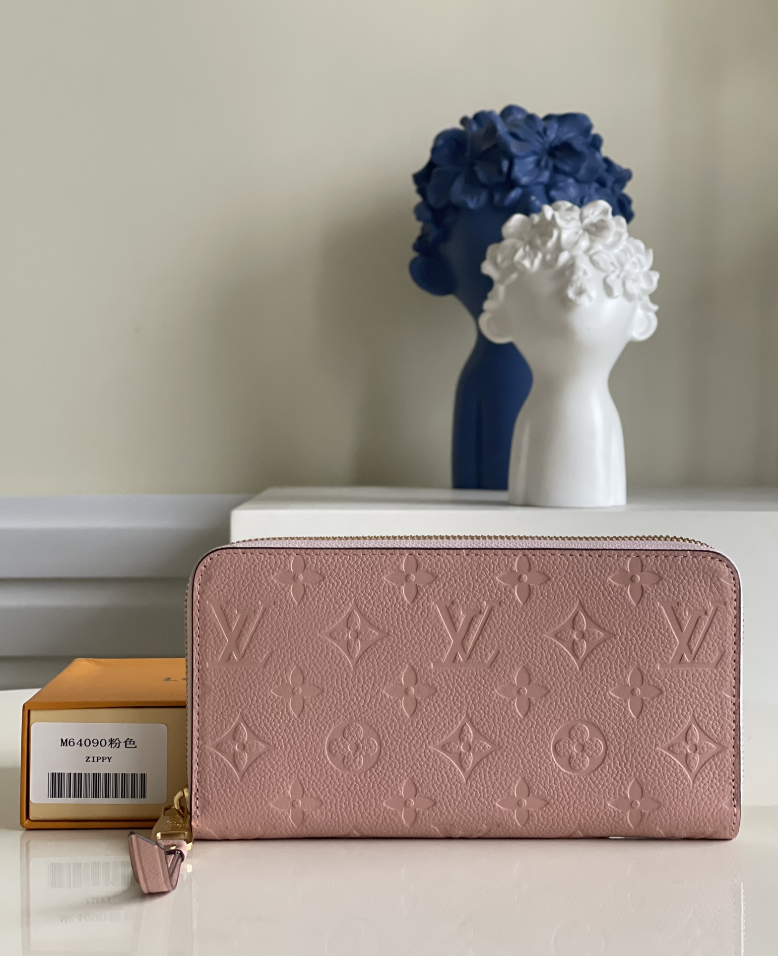 NO:397382,【Exclusive real-life M64090 powder】The classic wallet is made of Monogram Empreinte leather, and the Zippy wallet has a variety of functions. Size 19.5 x 10.5 x 2.5 cm v.350, LV [original leather], louis vuitton19860909【独家实拍M64090粉】经典钱夹以Monogram Empreinte皮革裁制而成,功能多样的Zippy钱夹.尺寸19.5 x 10.5 x 2.5 厘米 v.350,LV【原厂皮】,louis vuitton,Bag