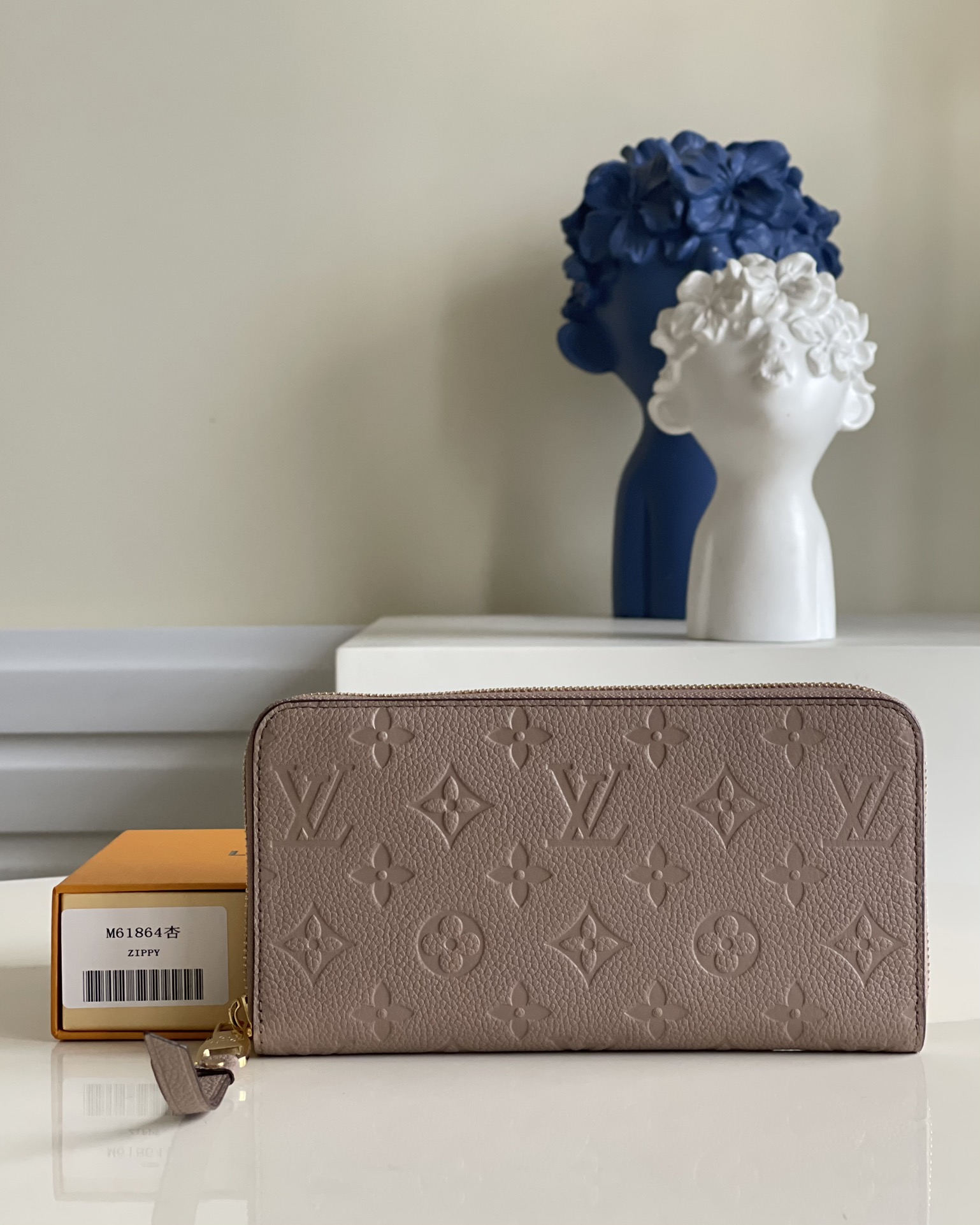 NO:397384,【Exclusive real photo M61864 apricot】The classic wallet is made of Monogram Empreinte leather, and the Zippy wallet has a variety of functions. Size 19.5 x 10.5 x 2.5 cm v.350, LV [original leather], louis vuitton19860909【独家实拍M61864杏】经典钱夹以Monogram Empreinte皮革裁制而成,功能多样的Zippy钱夹.尺寸19.5 x 10.5 x 2.5 厘米 v.350,LV【原厂皮】,louis vuitton,Bag