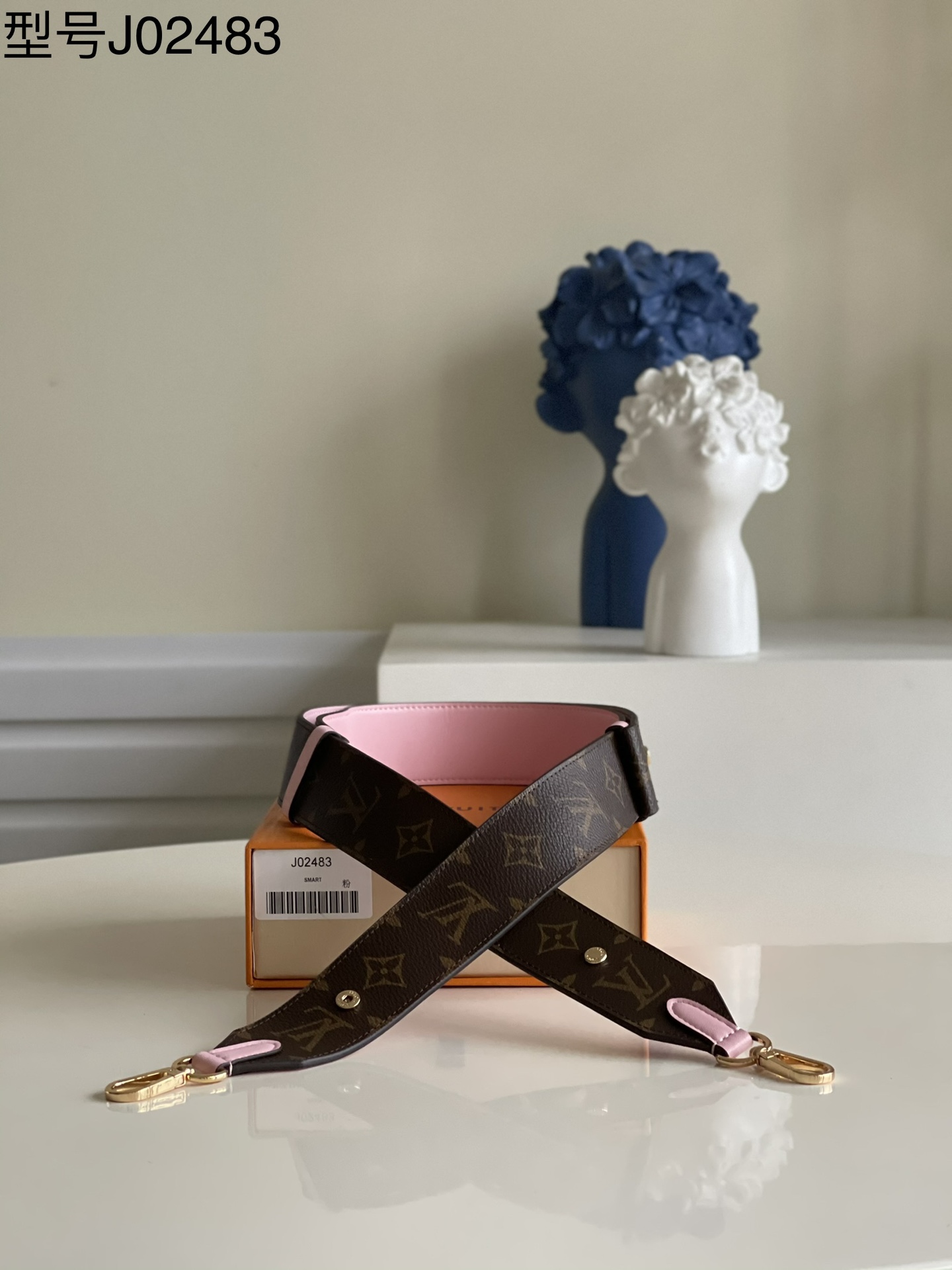 NO:397393,[Exclusive real photo J02486] Adjustable universal wide shoulder strap!  MONOGRAM creates an ideal accessories for personalized bags. This shoulder strap is made of Monogram canvas, adding a fashionable and colorful style to the overall shape. The practical spring buckle design is convenient for connecting and removing. Length 100cm z.,LV [original leather],louis vuitton19860909【独家实拍J02486】可调节万能宽肩带！MONOGRAM打造个性包袋的理想配饰,此款肩带采用Monogram帆布材质,为整体造型增添一分时尚而多彩的风格.实用的弹簧扣设计,方便连接与脱卸 长度100cm z.,LV【原厂皮】,louis vuitton,Bag