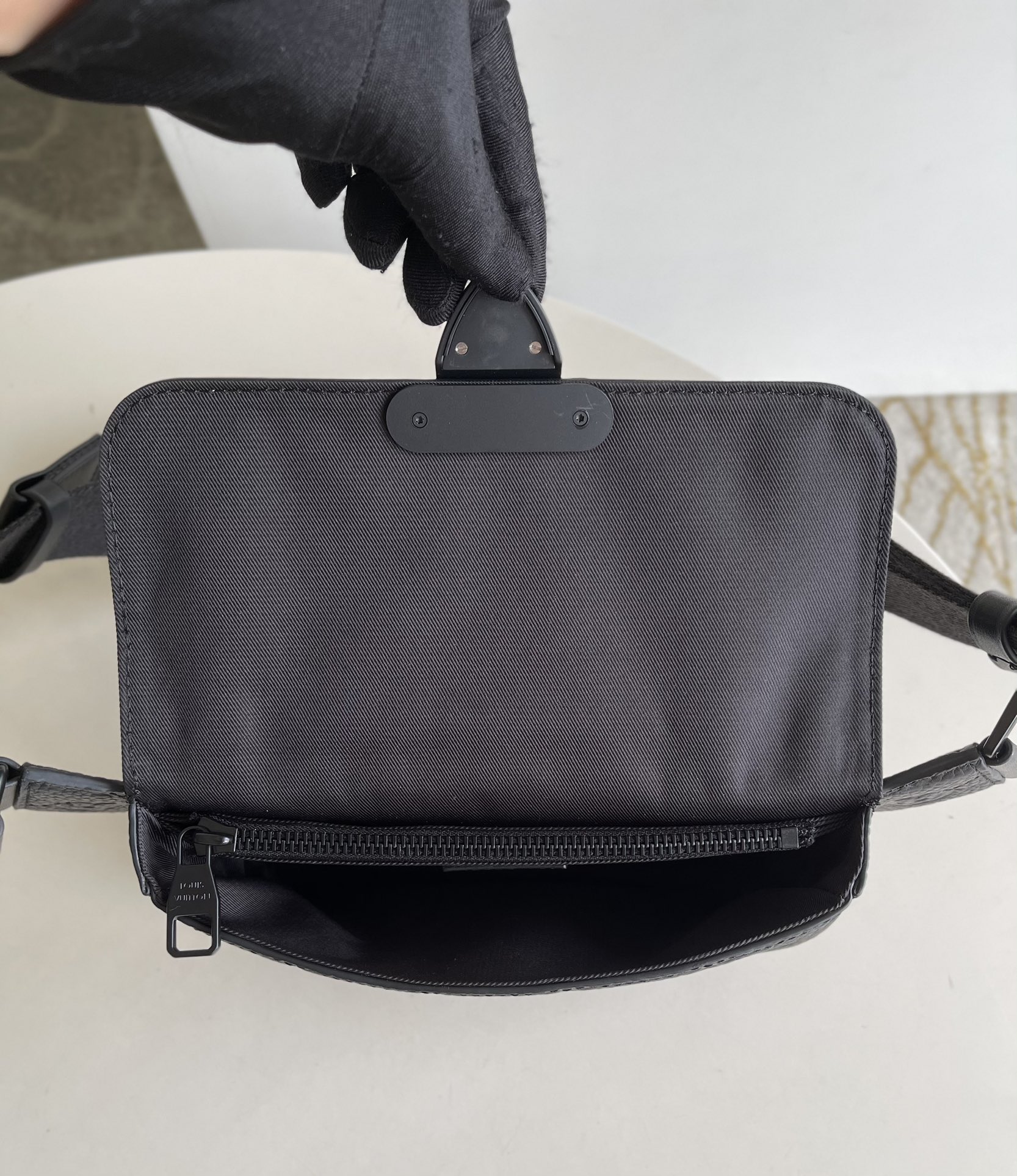 Shop Louis Vuitton DAMIER S Lock Sling Bag (M58487) by MilanSelect