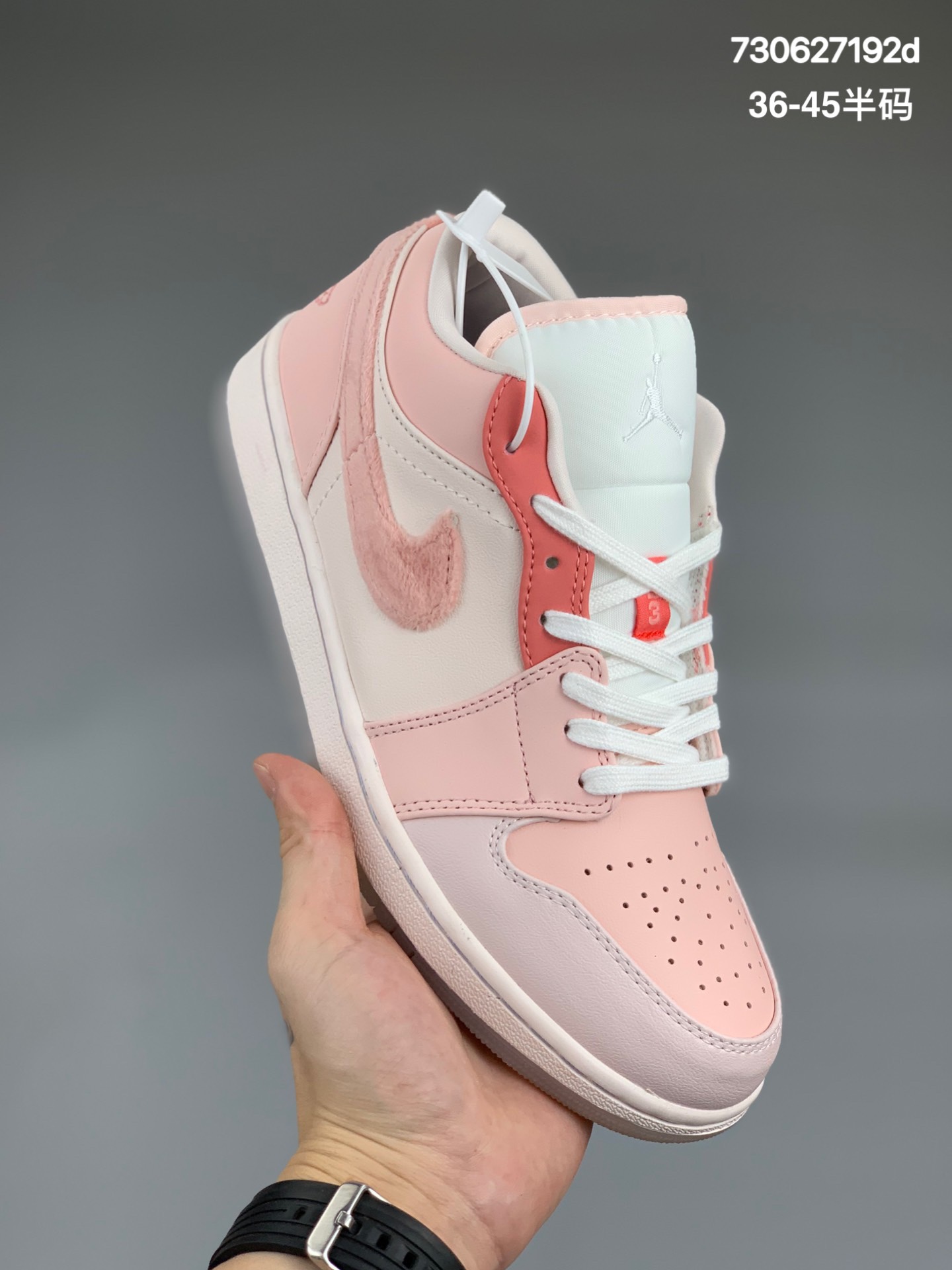 
耐克Nike Wmns Air Jordan Retro 1 Low SE