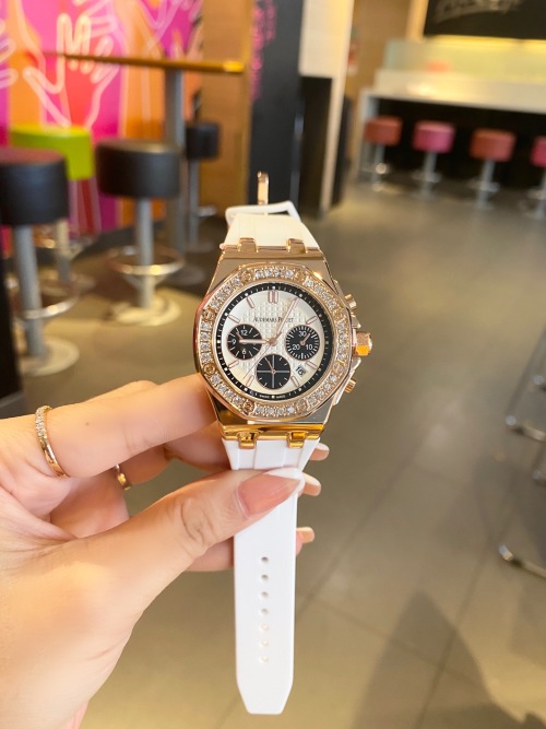 Audemars Piguet Royal Oak Limited Edition White Rubber Strap Watch 1 Audemars Piguet Royal Oak Limited Edition White Rubber Strap Watch