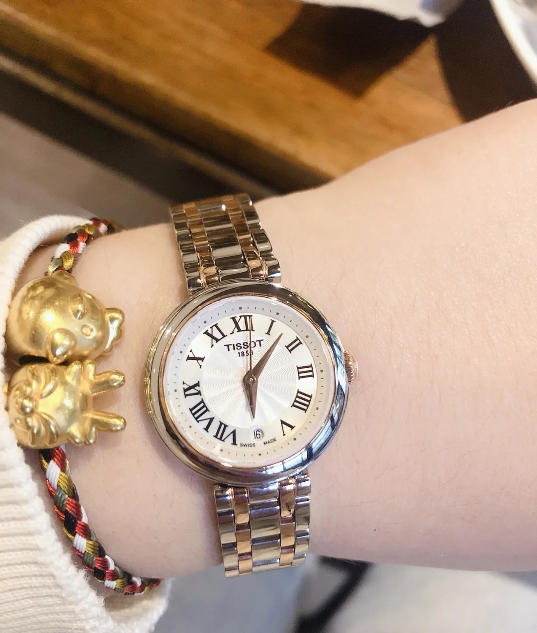 TISSOT Carly Series: Elegant Women’s Wristwatches for Urban Professionals - 图片 9