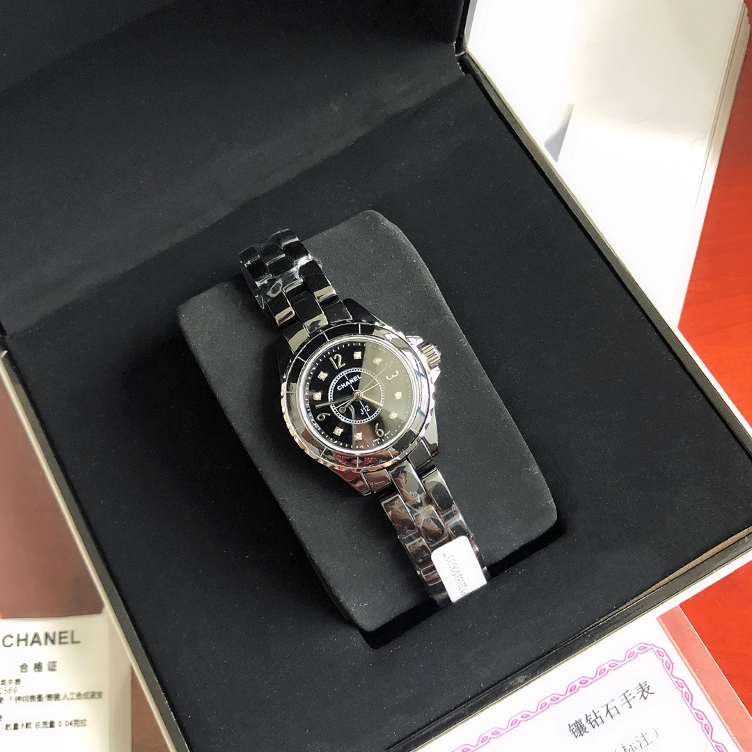 Chanel J12 Series: Luxury Swiss Watch with High-Tech Ceramics and Diamonds - 图片 1