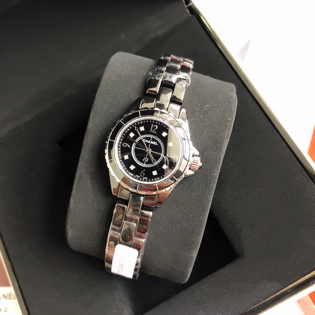 Chanel J12 Series: Luxury Swiss Watch with High-Tech Ceramics and Diamonds - 图片 2