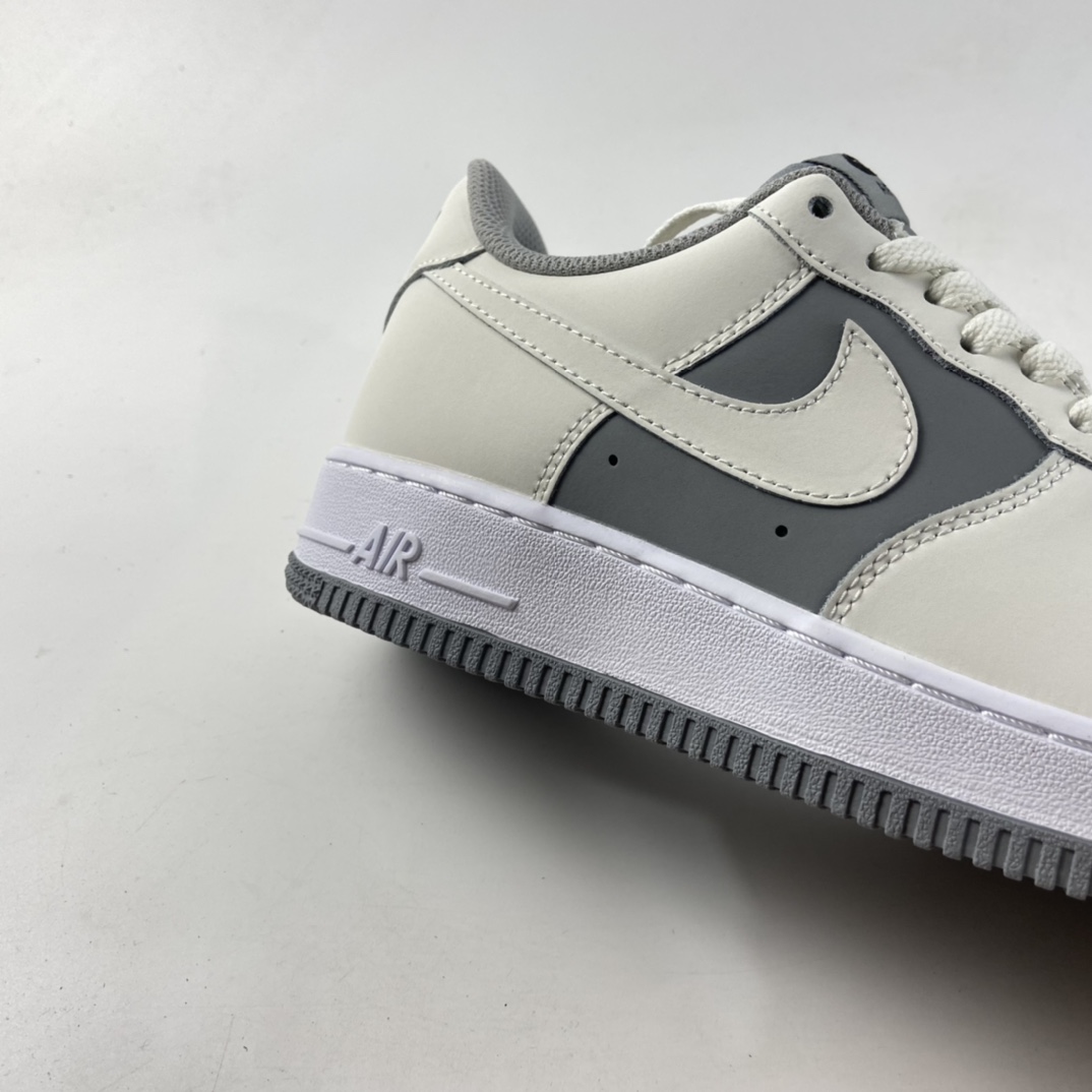 P220  NIKE Air Force 1 Low 空军一号低帮休闲板鞋 BV6088-301