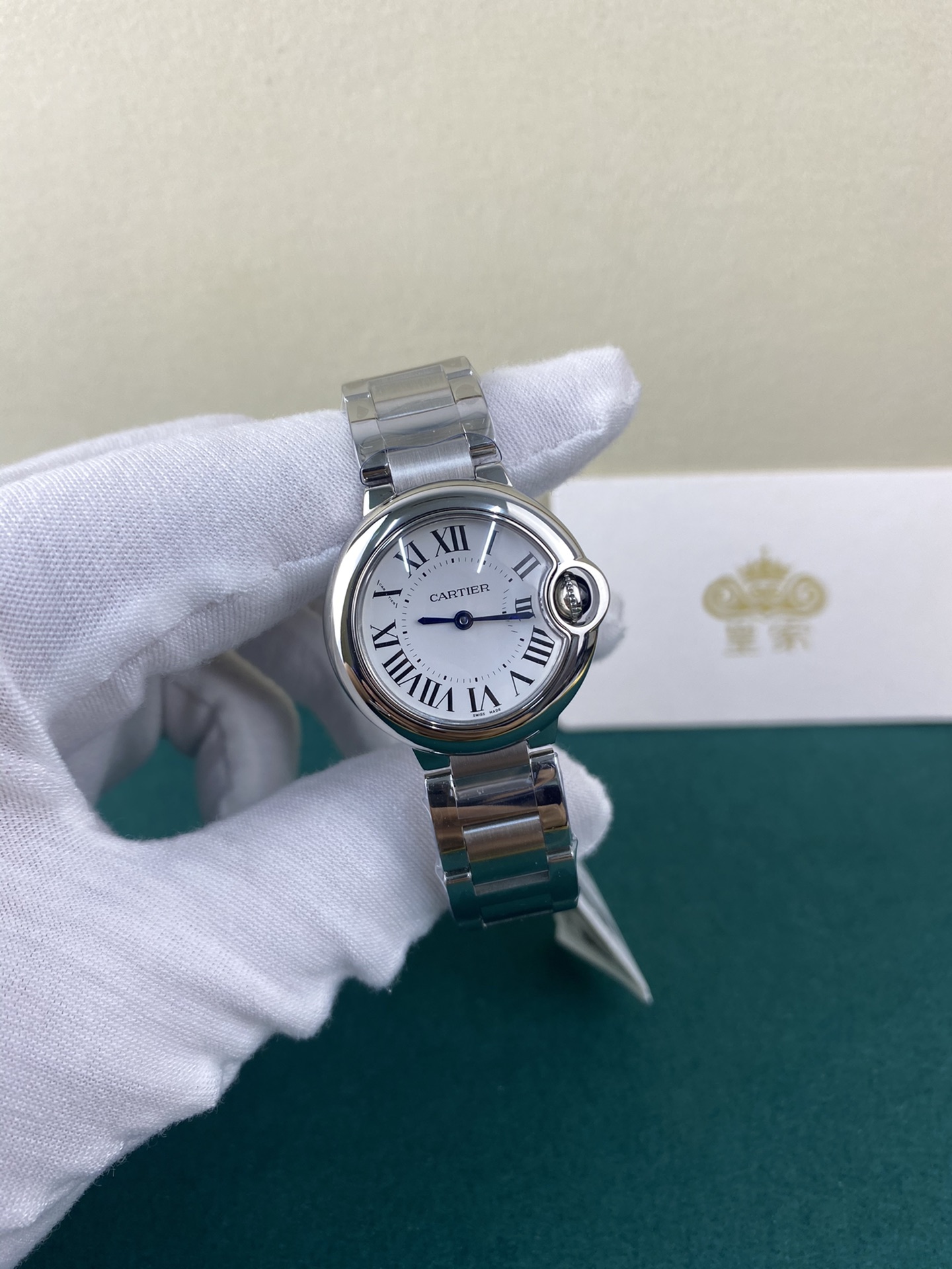 Cartier 皇家 卡地亚蓝气球28mm光面洁白，手细适合