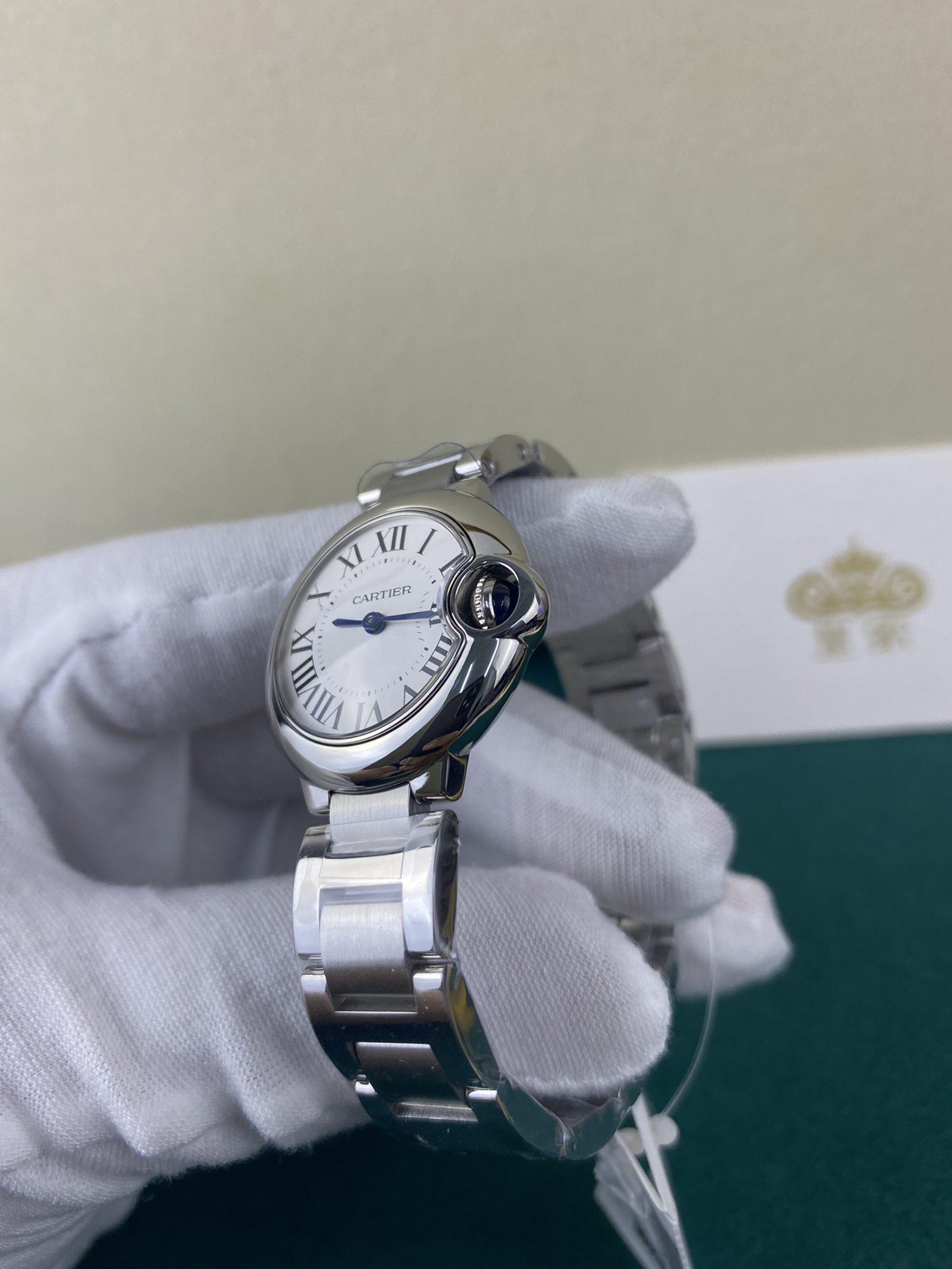 Cartier 皇家 卡地亚蓝气球28mm光面洁白，手细适合