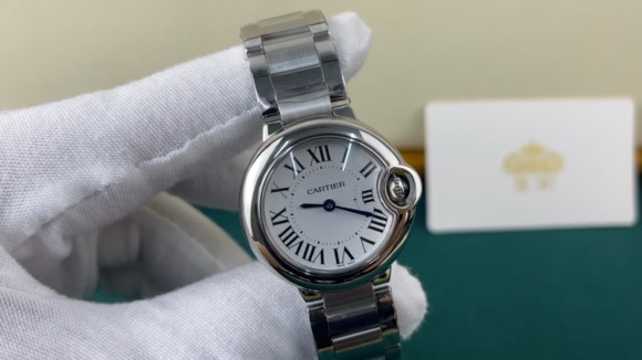 Cartier 皇家 卡地亚蓝气球28mm光面洁白，手细适合