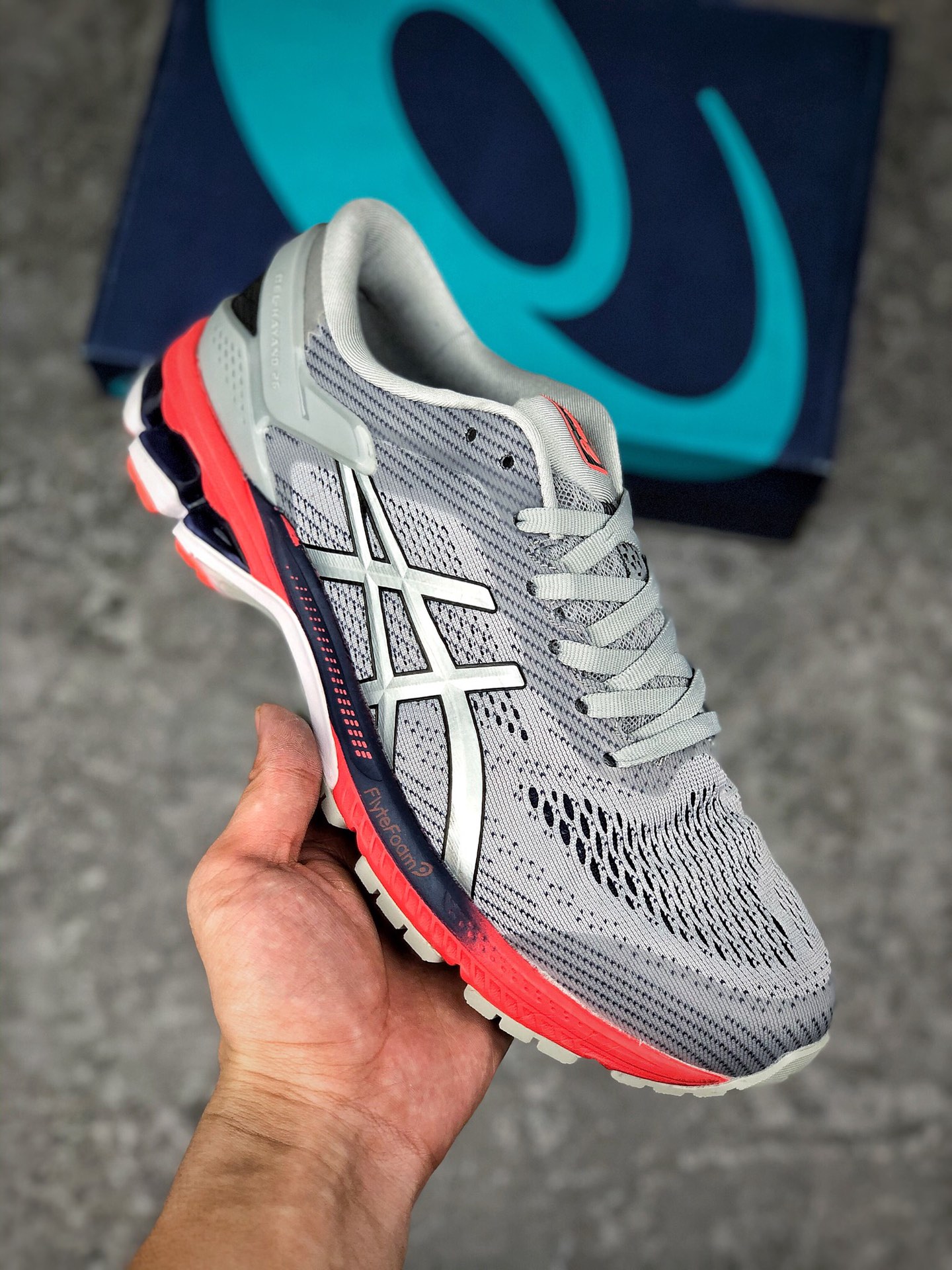  支持放店
 “跑鞋之王”ASICS/亚瑟士 GEL-NIMBUS 26代
原档案据数开发楦型纸版#
原装印尼工代进口单丝纤维程工网布鞋面#
轻舒量适透气材质 后环跟绕式可视GEL缓震胶效果
采用前掌FLYTEFOAM Propel缓中震底科技
码数：39.5 40 40.5 41.5 42 42.5 43.5 44 44.5