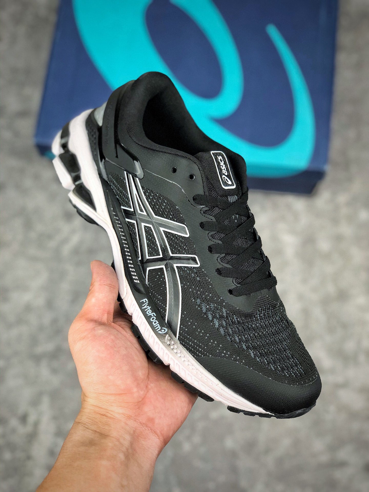  支持放店
 “跑鞋之王”ASICS/亚瑟士 GEL-NIMBUS 26代
原档案据数开发楦型纸版#
原装印尼工代进口单丝纤维程工网布鞋面#
轻舒量适透气材质 后环跟绕式可视GEL缓震胶效果
采用前掌FLYTEFOAM Propel缓中震底科技
码数：39.5 40 40.5 41.5 42 42.5 43.5 44 44.5