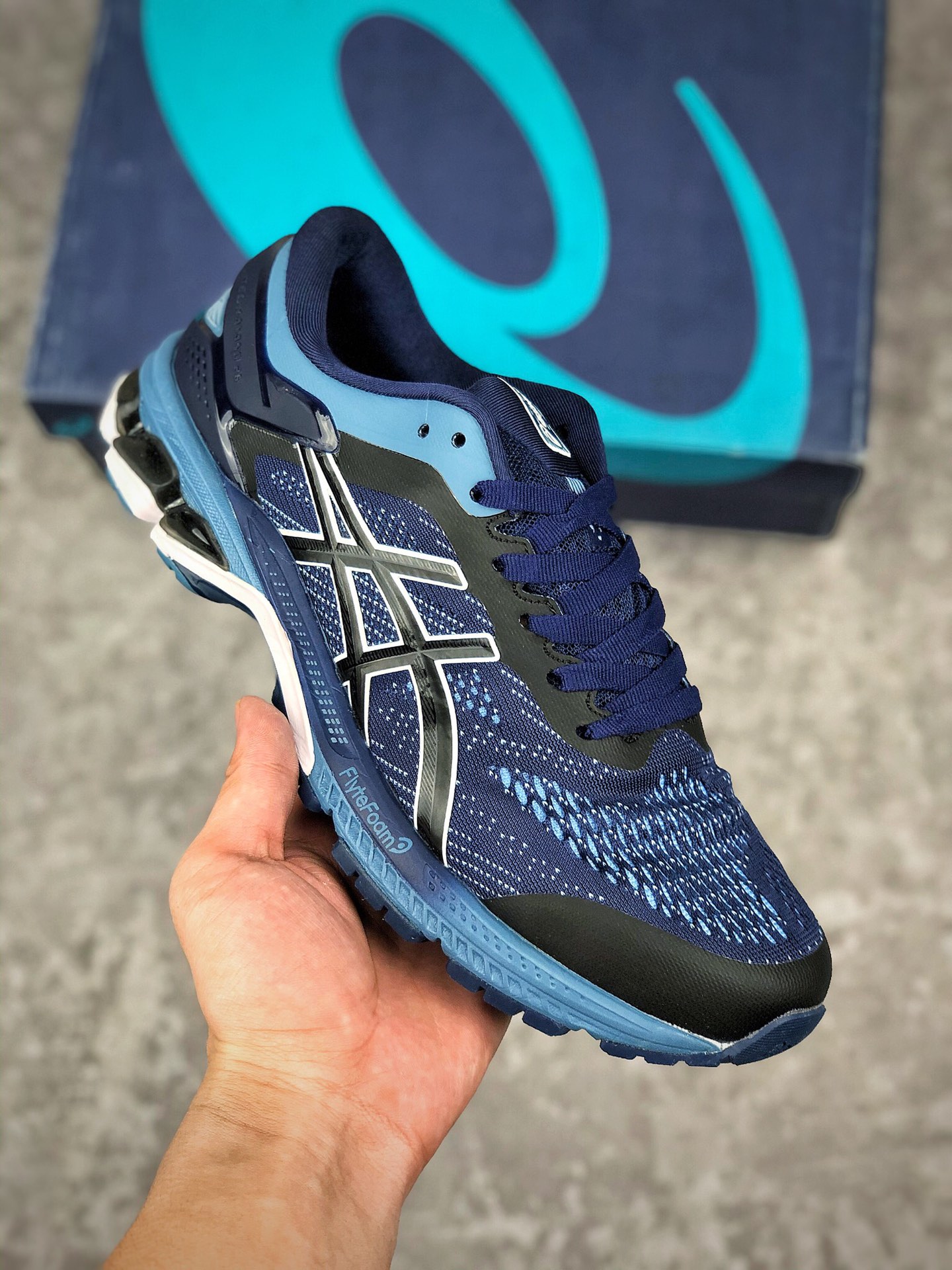  支持放店
 “跑鞋之王”ASICS/亚瑟士 GEL-NIMBUS 26代
原档案据数开发楦型纸版#
原装印尼工代进口单丝纤维程工网布鞋面#
轻舒量适透气材质 后环跟绕式可视GEL缓震胶效果
采用前掌FLYTEFOAM Propel缓中震底科技
码数：39.5 40 40.5 41.5 42 42.5 43.5 44 44.5