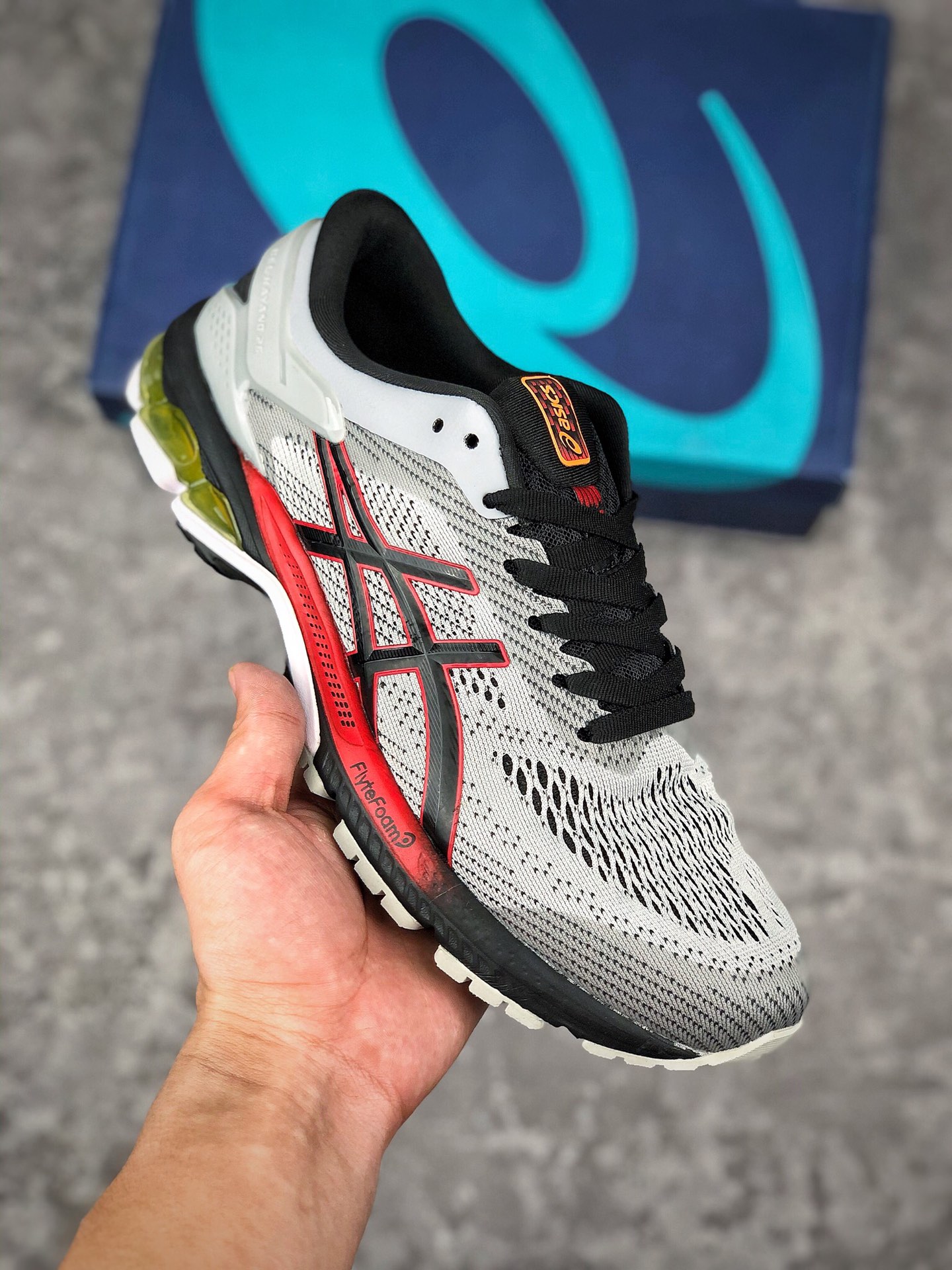  支持放店
 “跑鞋之王”ASICS/亚瑟士 GEL-NIMBUS 26代
原档案据数开发楦型纸版#
原装印尼工代进口单丝纤维程工网布鞋面#
轻舒量适透气材质 后环跟绕式可视GEL缓震胶效果
采用前掌FLYTEFOAM Propel缓中震底科技
码数：39.5 40 40.5 41.5 42 42.5 43.5 44 44.5