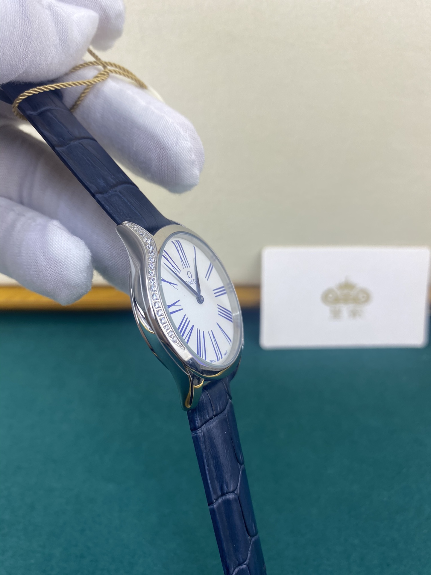 Omega 皇家 欧米茄镶钻女蝶飞39mm
