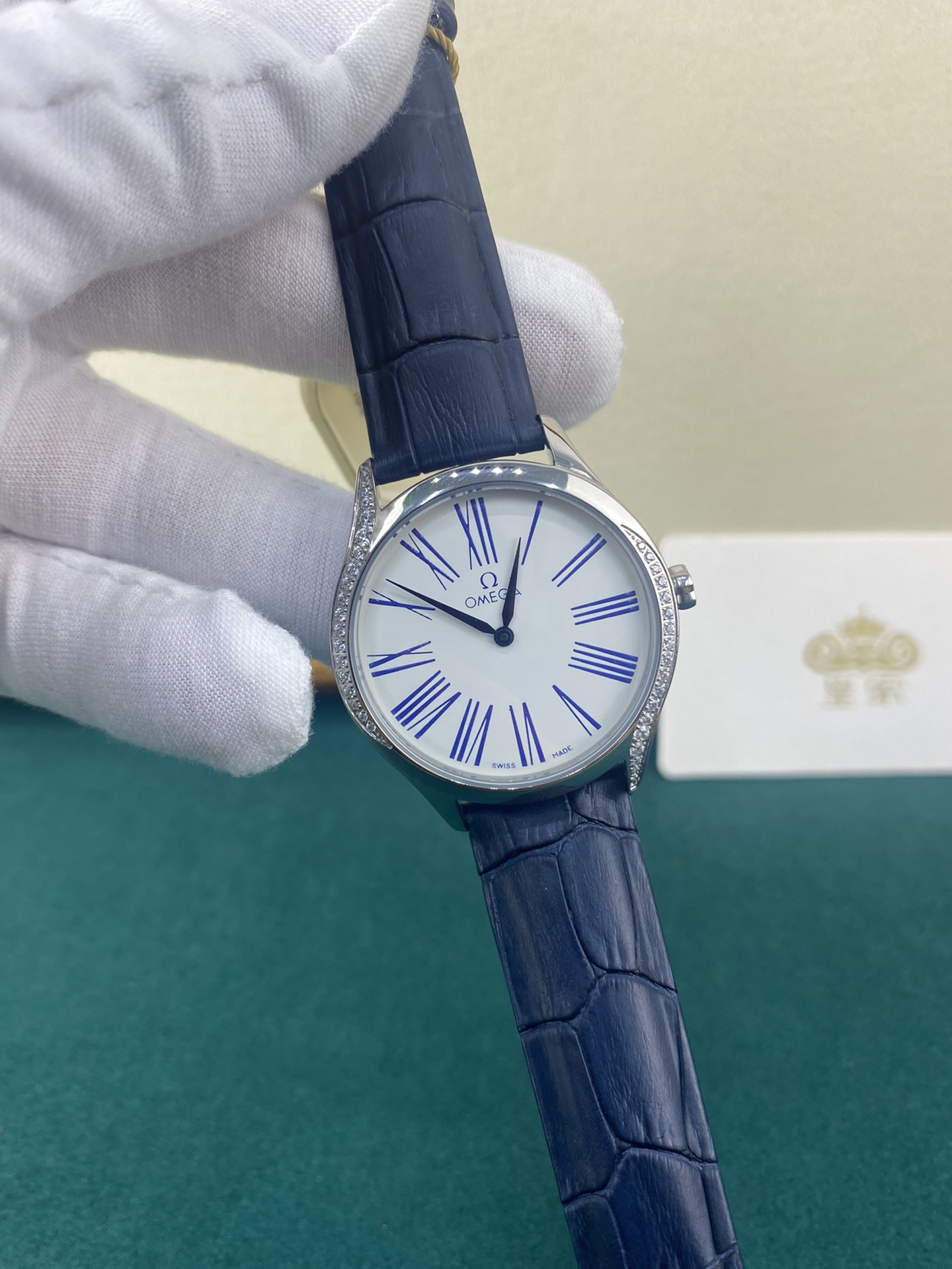 Omega 皇家 欧米茄镶钻女蝶飞39mm