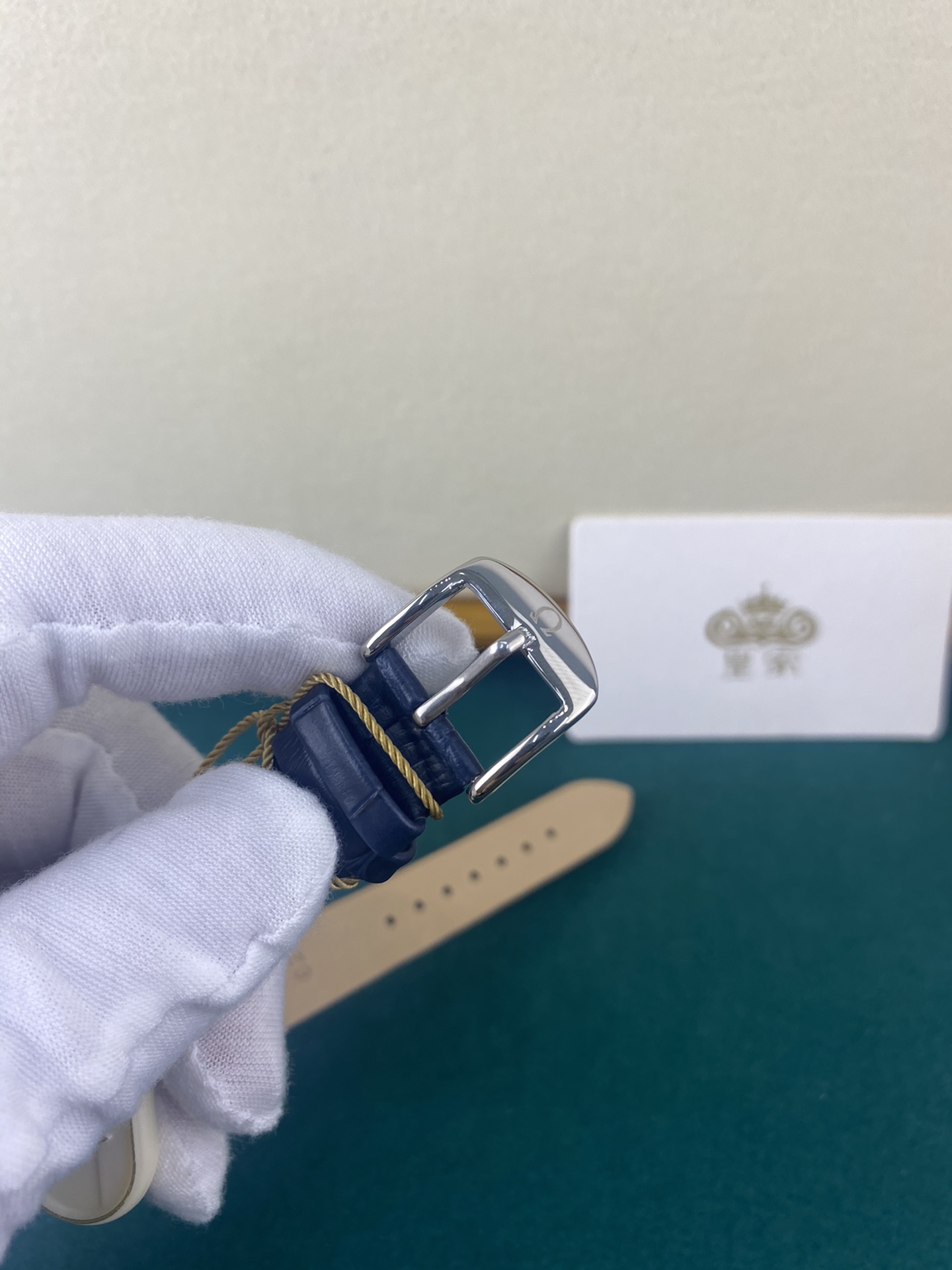 Omega 皇家 欧米茄镶钻女蝶飞39mm