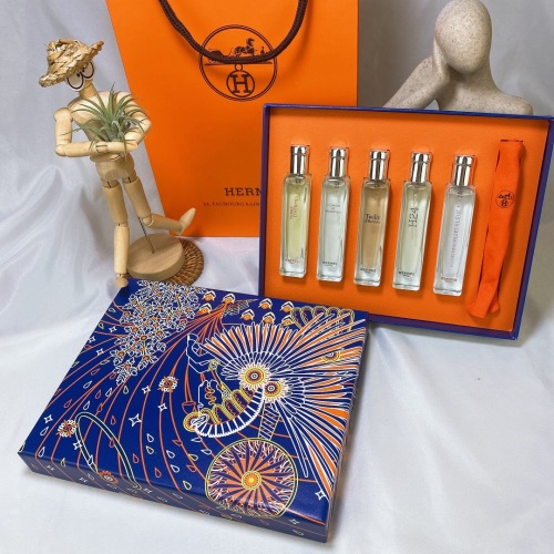 Hermes Perfume Discovery Set - 5 x 0.5 oz Mini Sprays for Men & Women 1 Hermes Perfume Discovery Set - 5 x 0.5 oz Mini Sprays for Men & Women